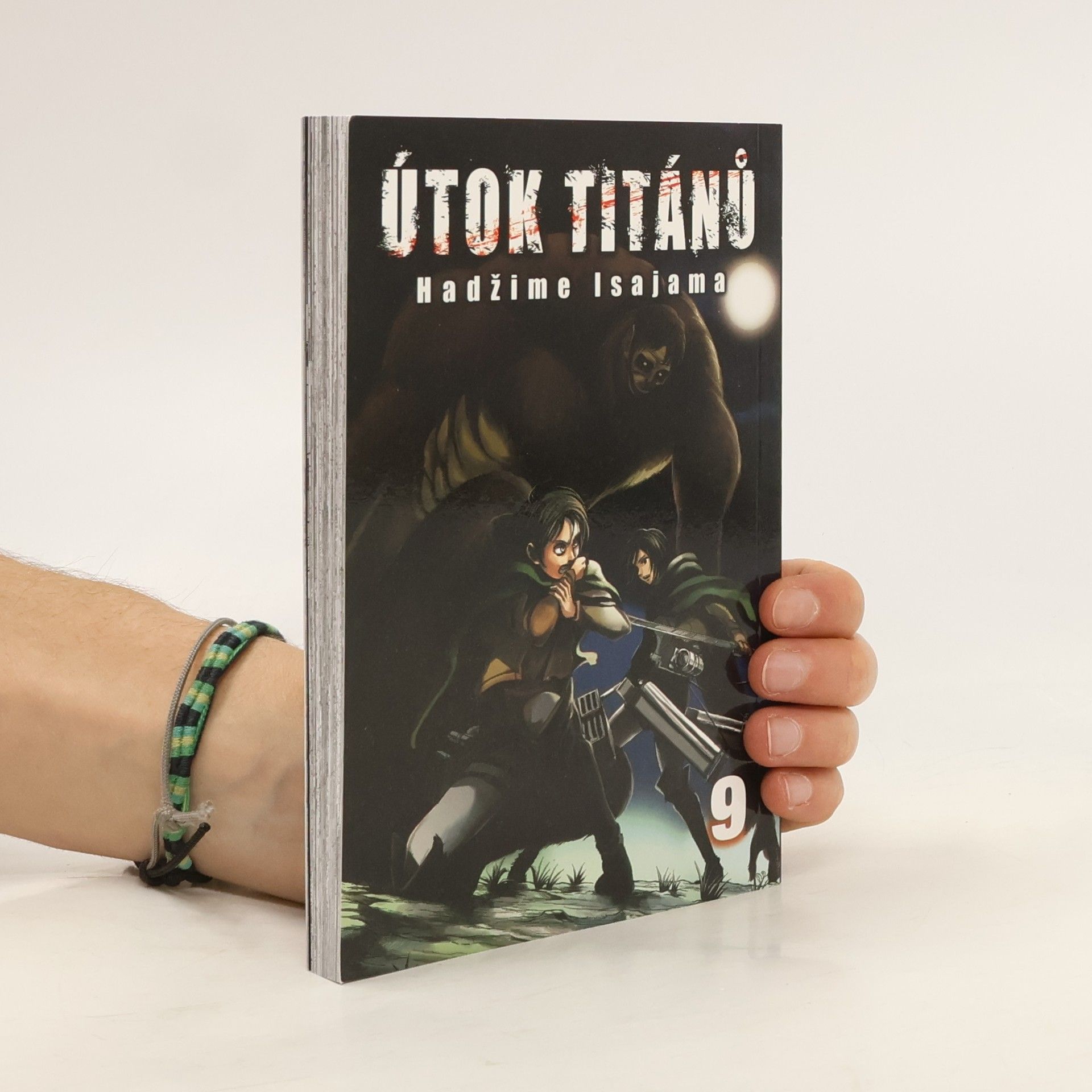 Hadžime Isajama Útok titánů. 9