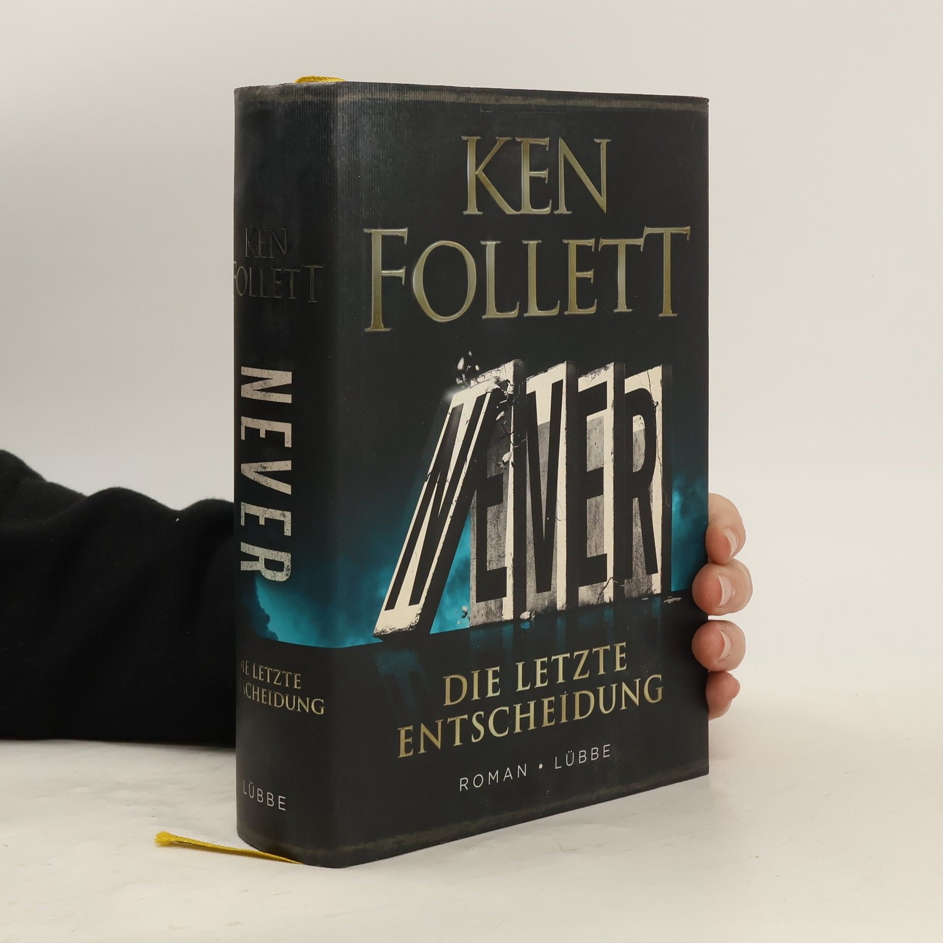 Ken Follett Never