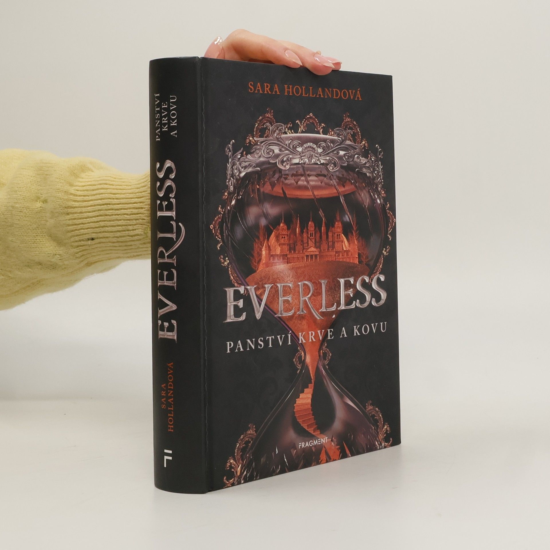 Sara Holland Everless: Panství krve a kovu