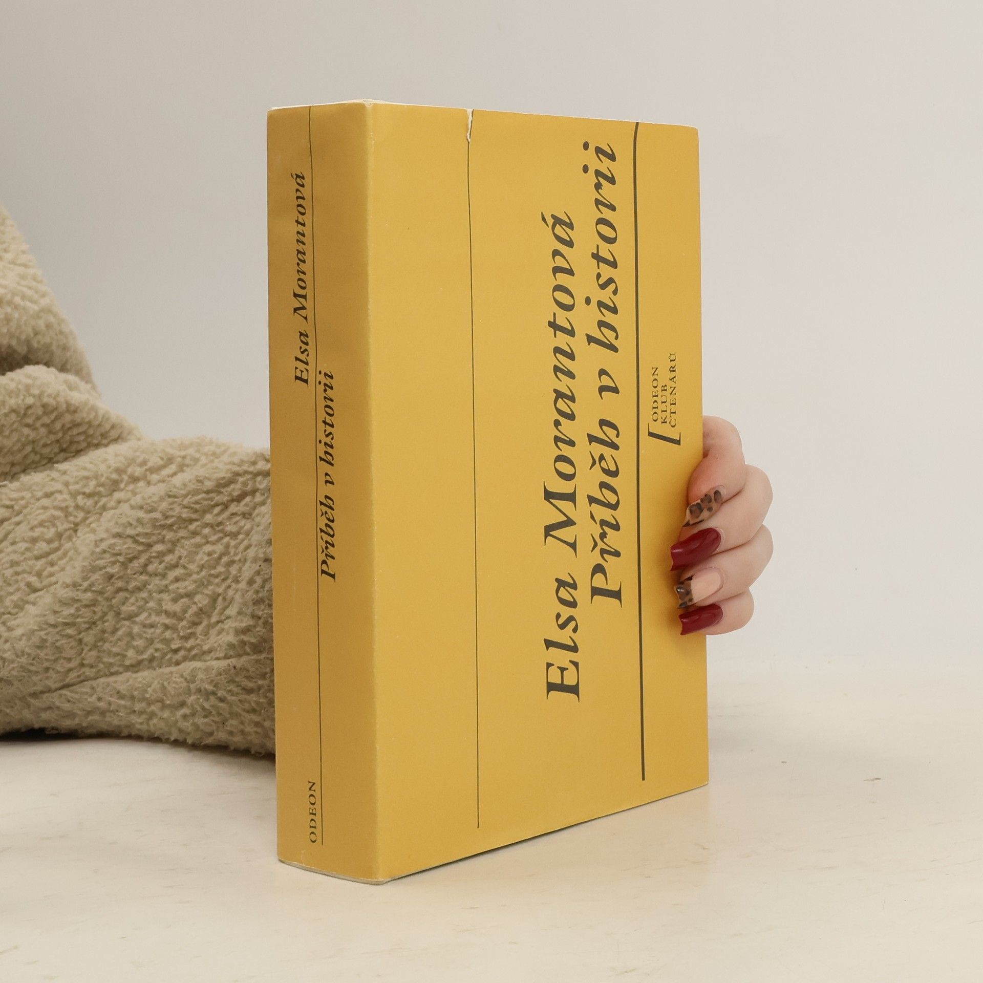 Elsa Morante Příběh v historii