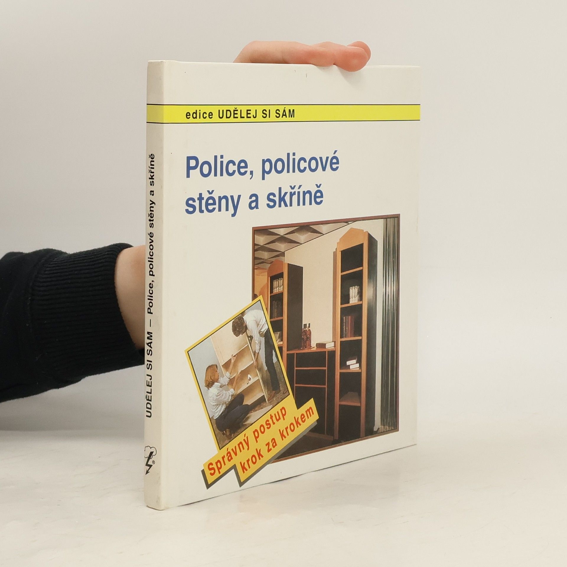 Niels Clausen Police, policové stěny a skříně