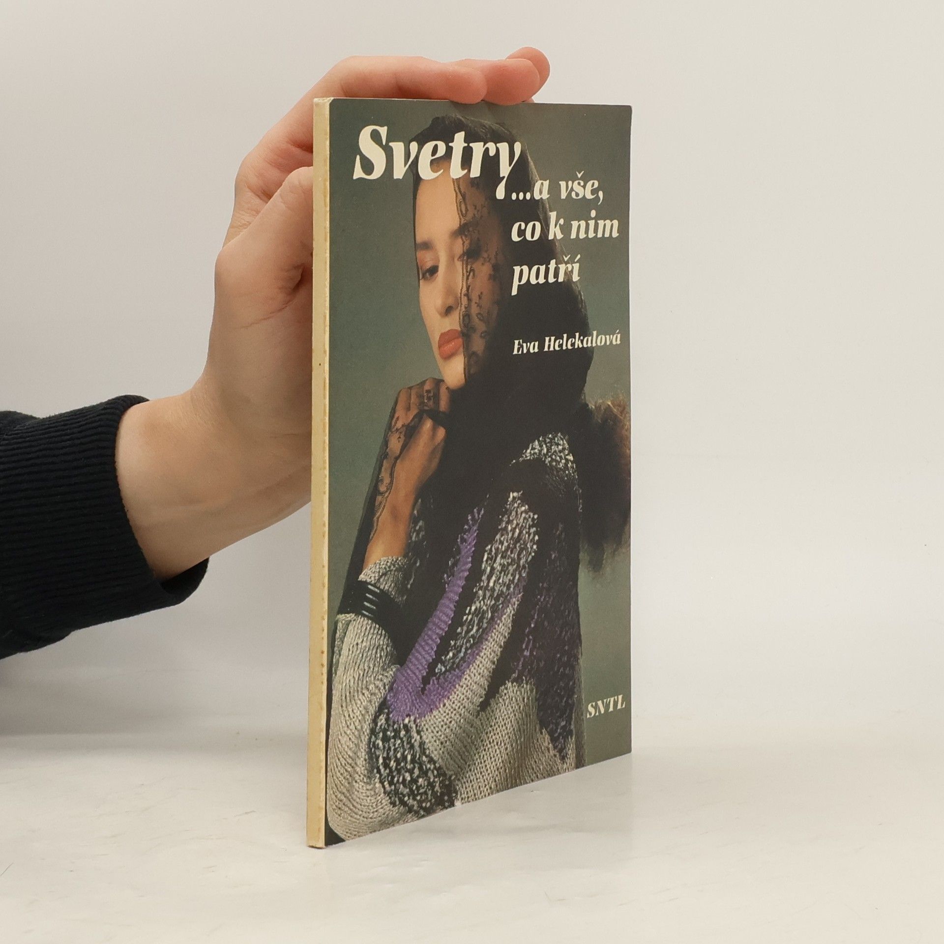 Eva Helekalová Svetry ... a vše, co k nim patří