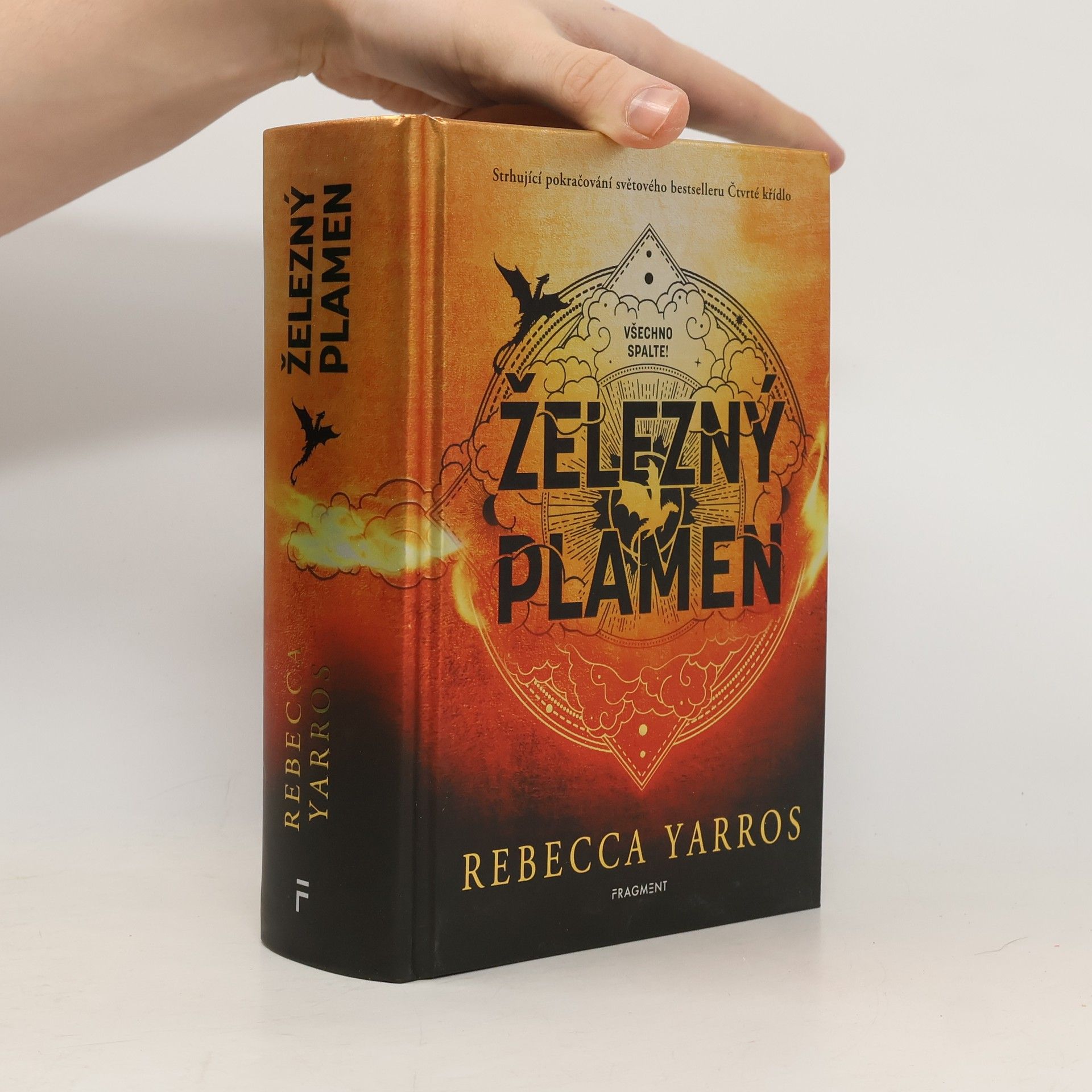 Rebecca Yarros Železný plamen