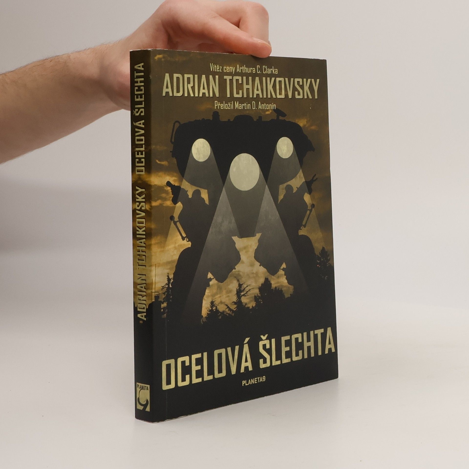 Adrian Tchaikovsky Ocelová šlechta