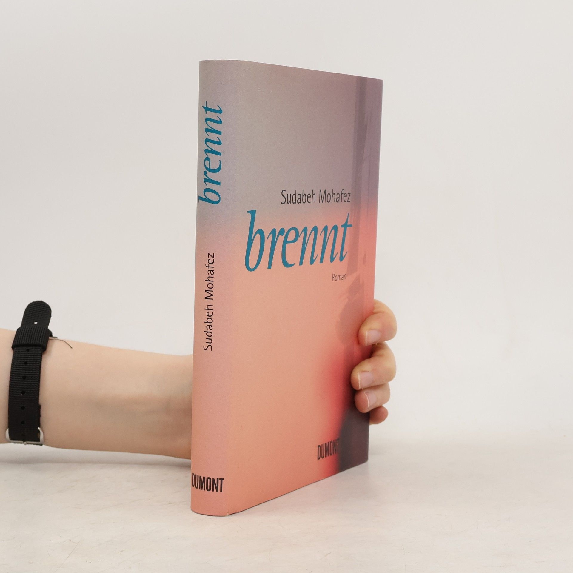 Sudabeh Mohafez Brennt