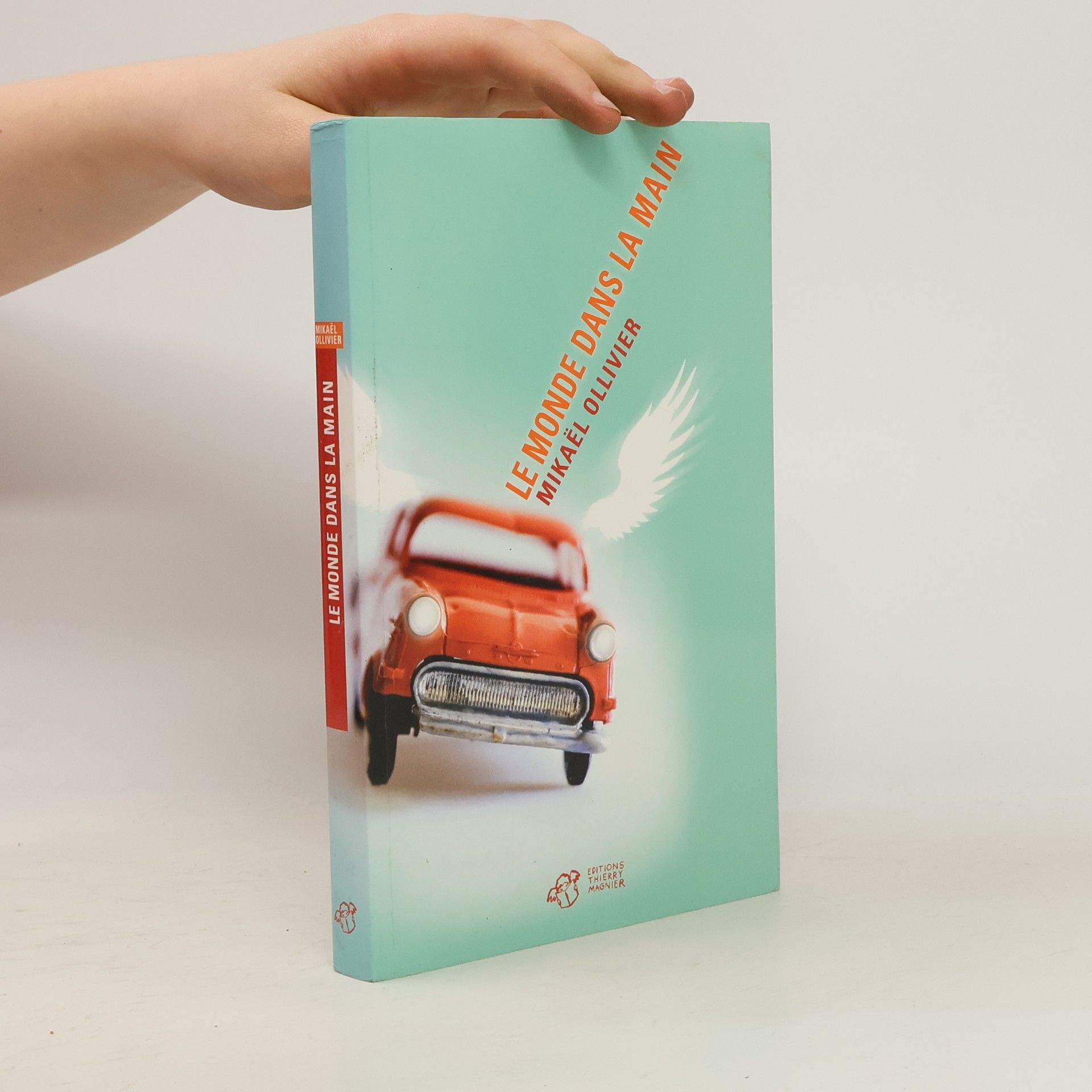 Le monde dans la main