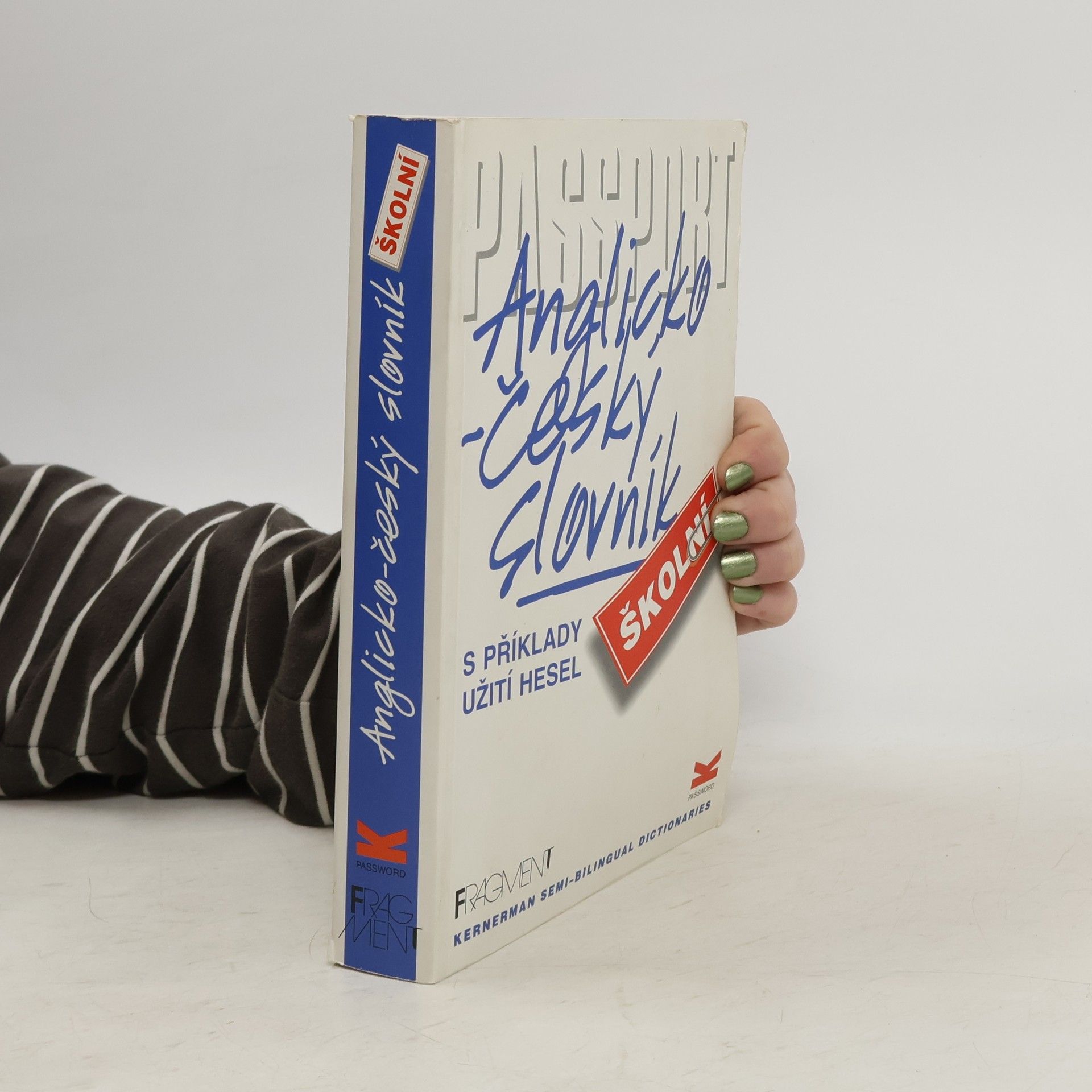 Jarmila Jurečková Anglicko-český školní slovník s příklady užití hesel