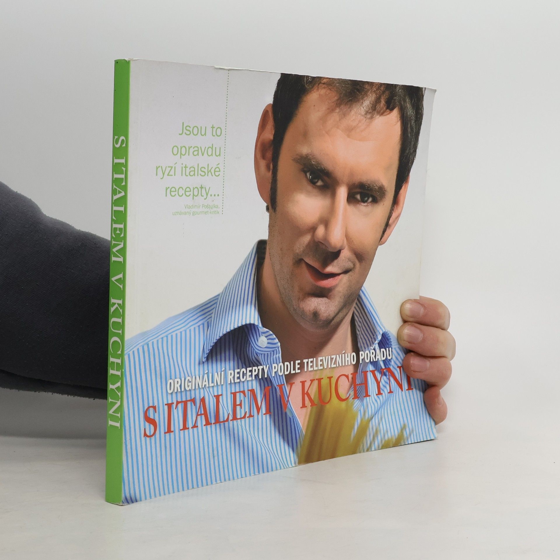 Emanuele Ridi S Italem v kuchyni