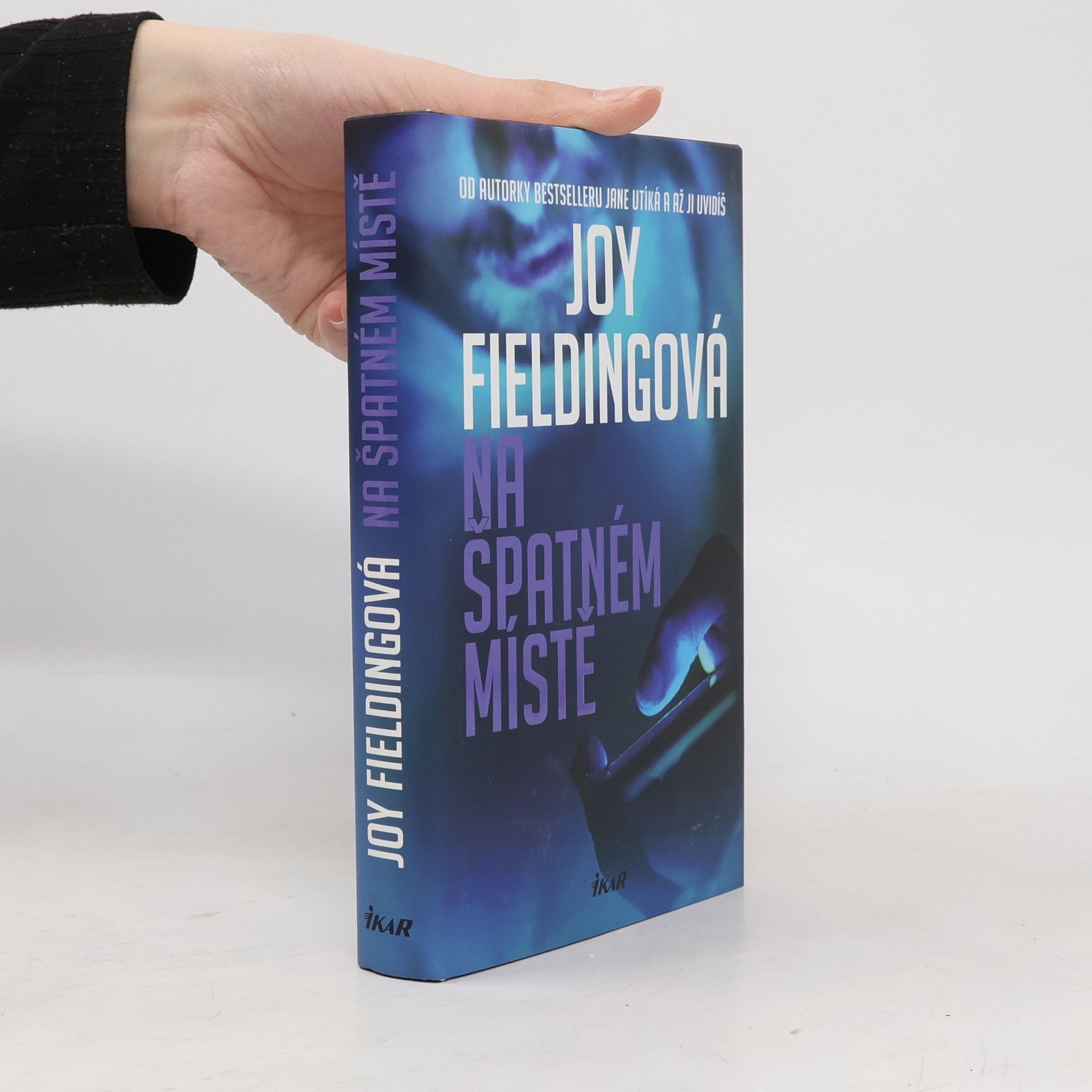 Joy Fielding Na špatném místě