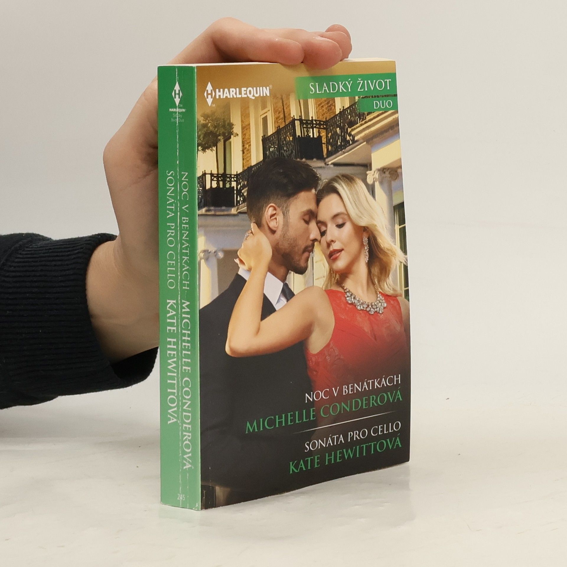 Kate Hewitt Noc v Benátkách / Sonáta pro cello