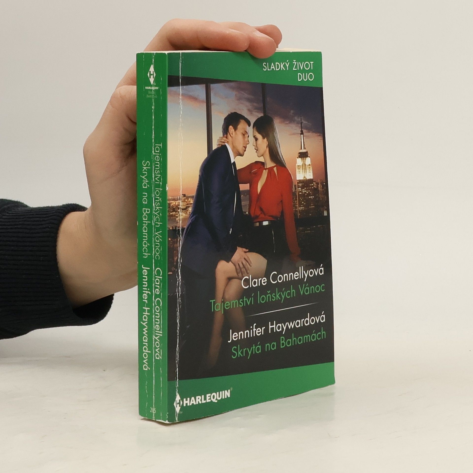 Clare Connelly Tajemství loňských Vánoc. Skrytá na Bahamách