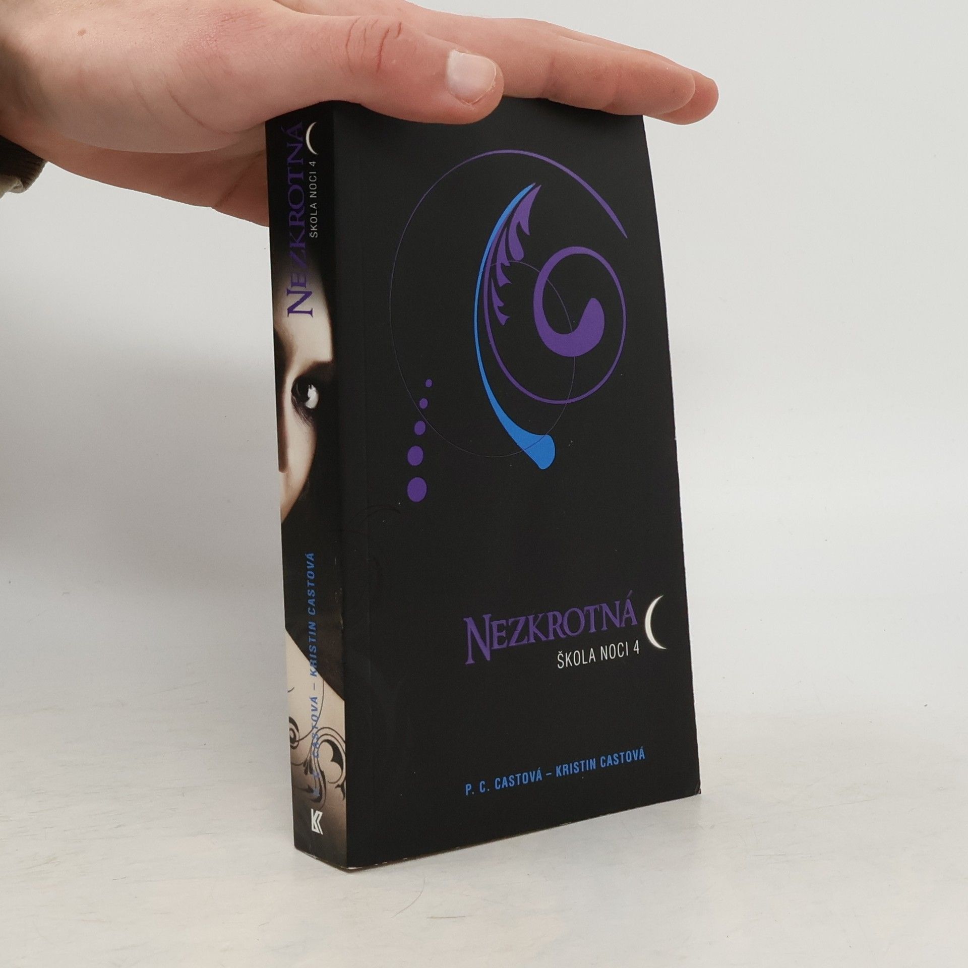 Phyllis Christine Cast Škola noci 4. Nezkrotná