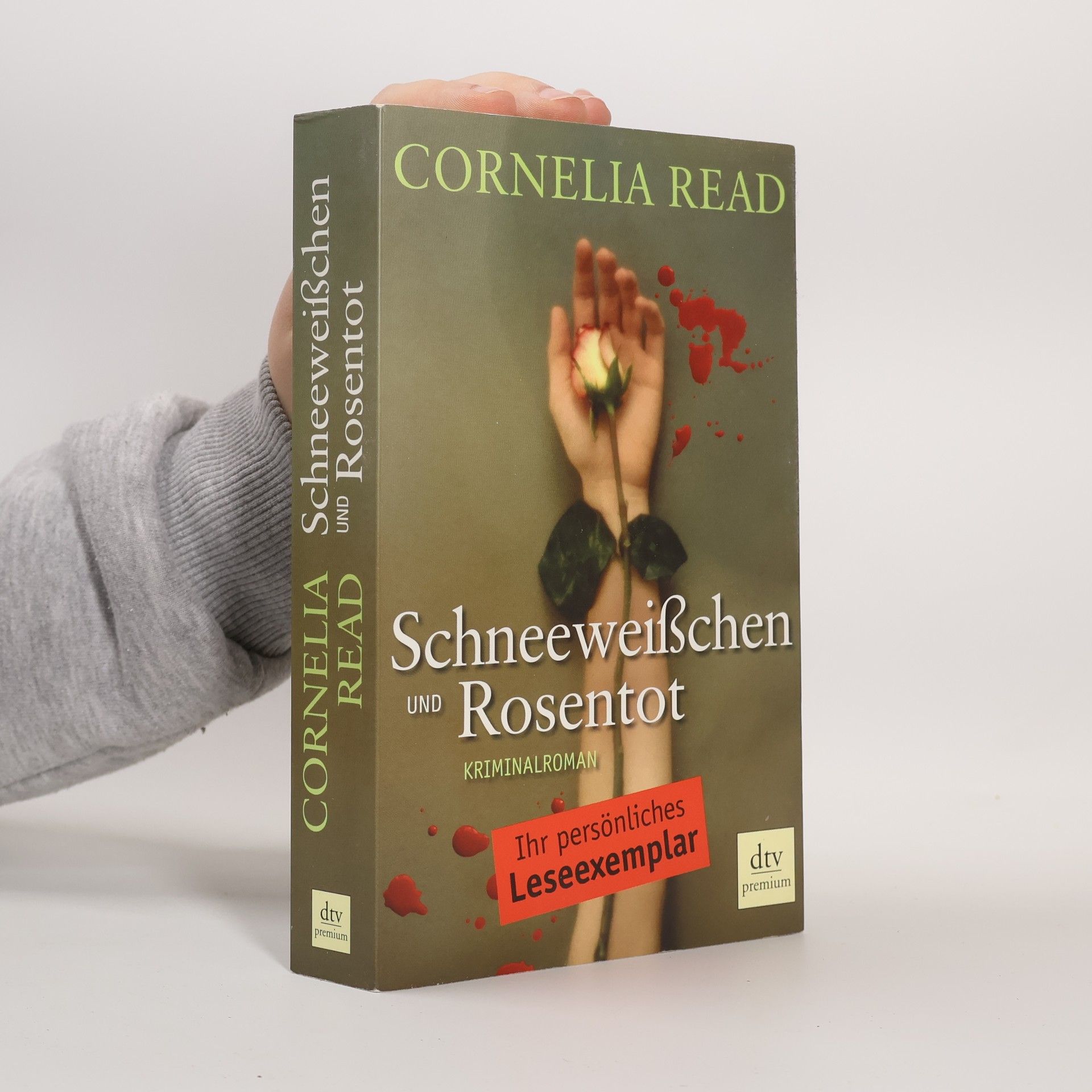 Cornelia Read Schneeweißchen und Rosentot