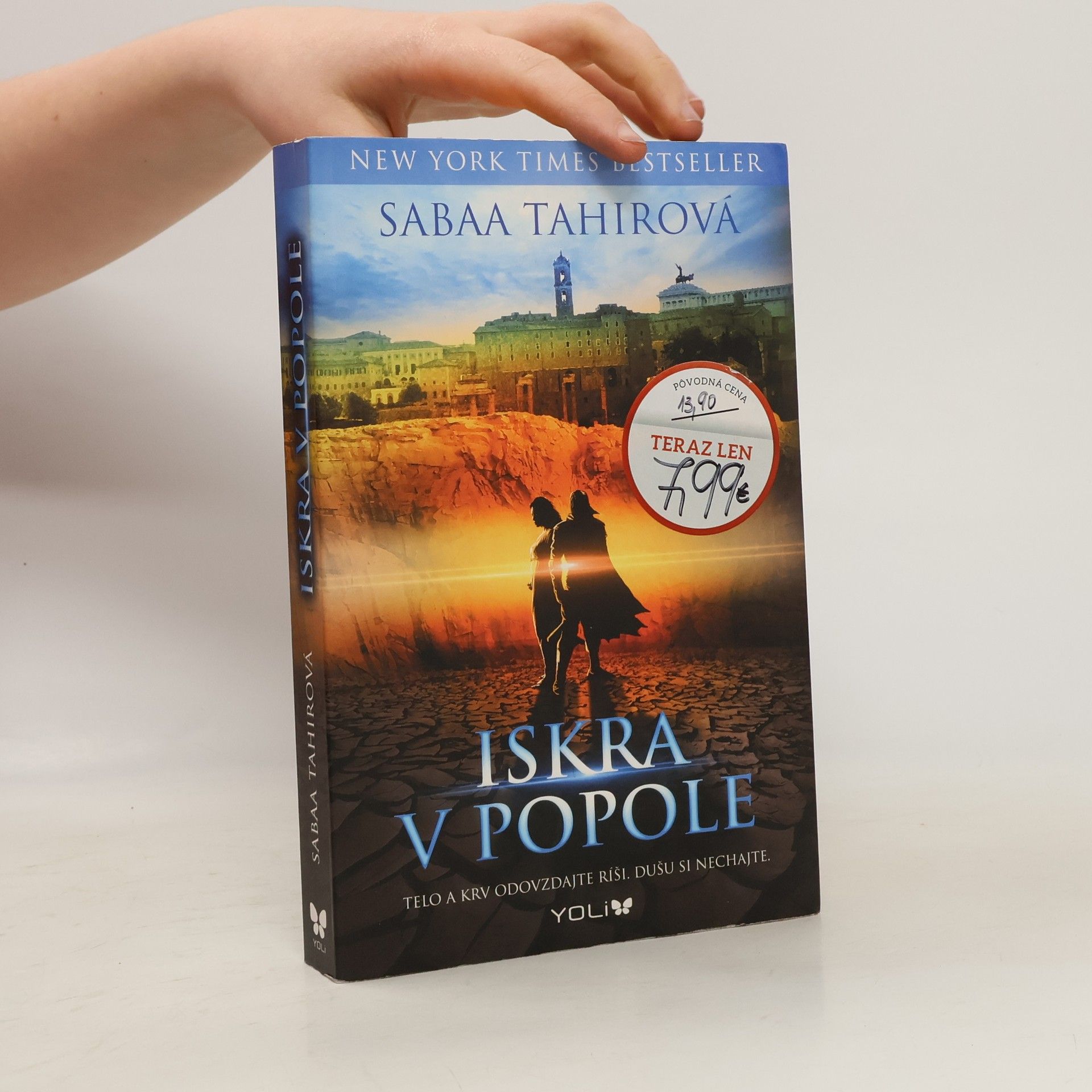 Sabaa Tahir Iskra v popole