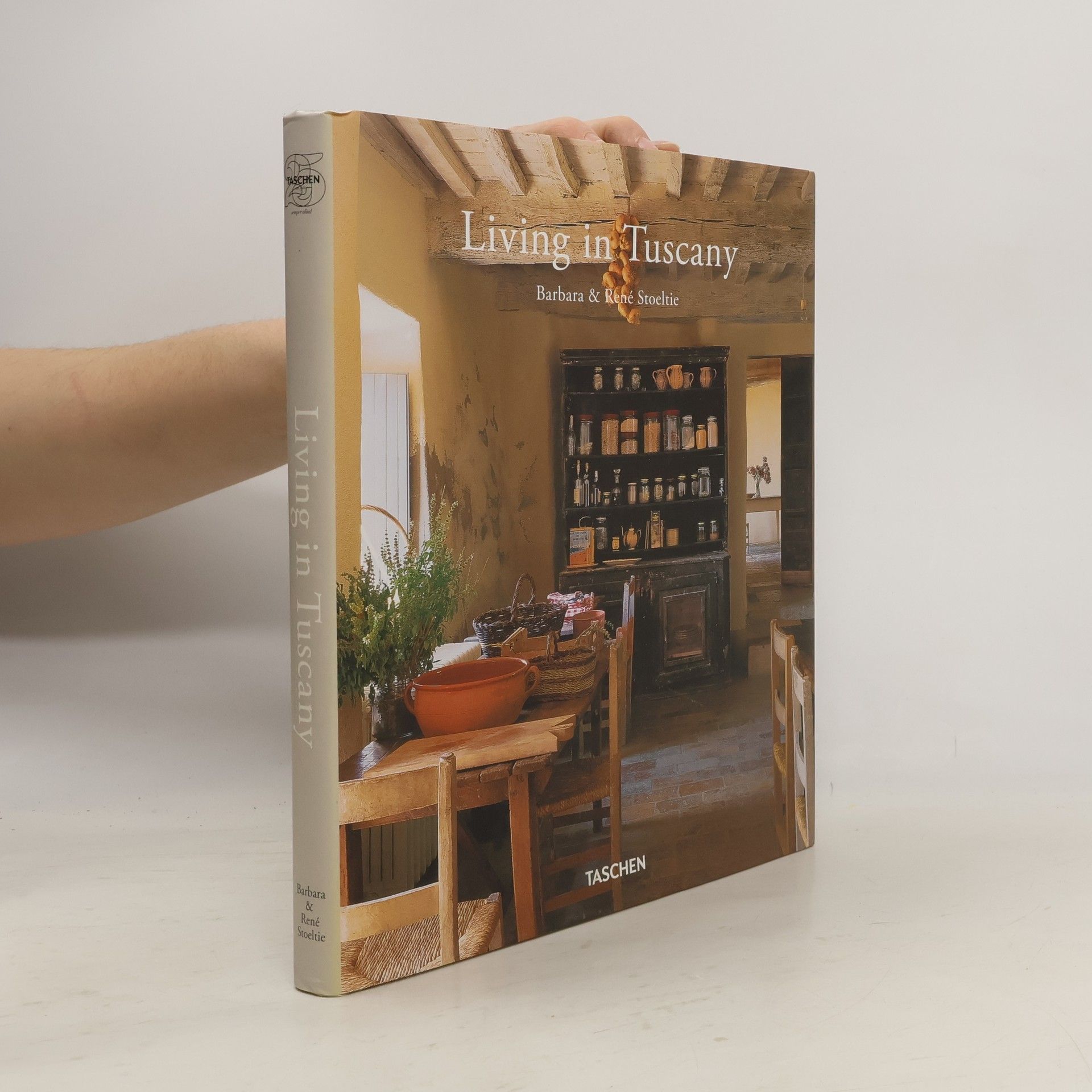 Barbara Stoeltie Living in Tuscany