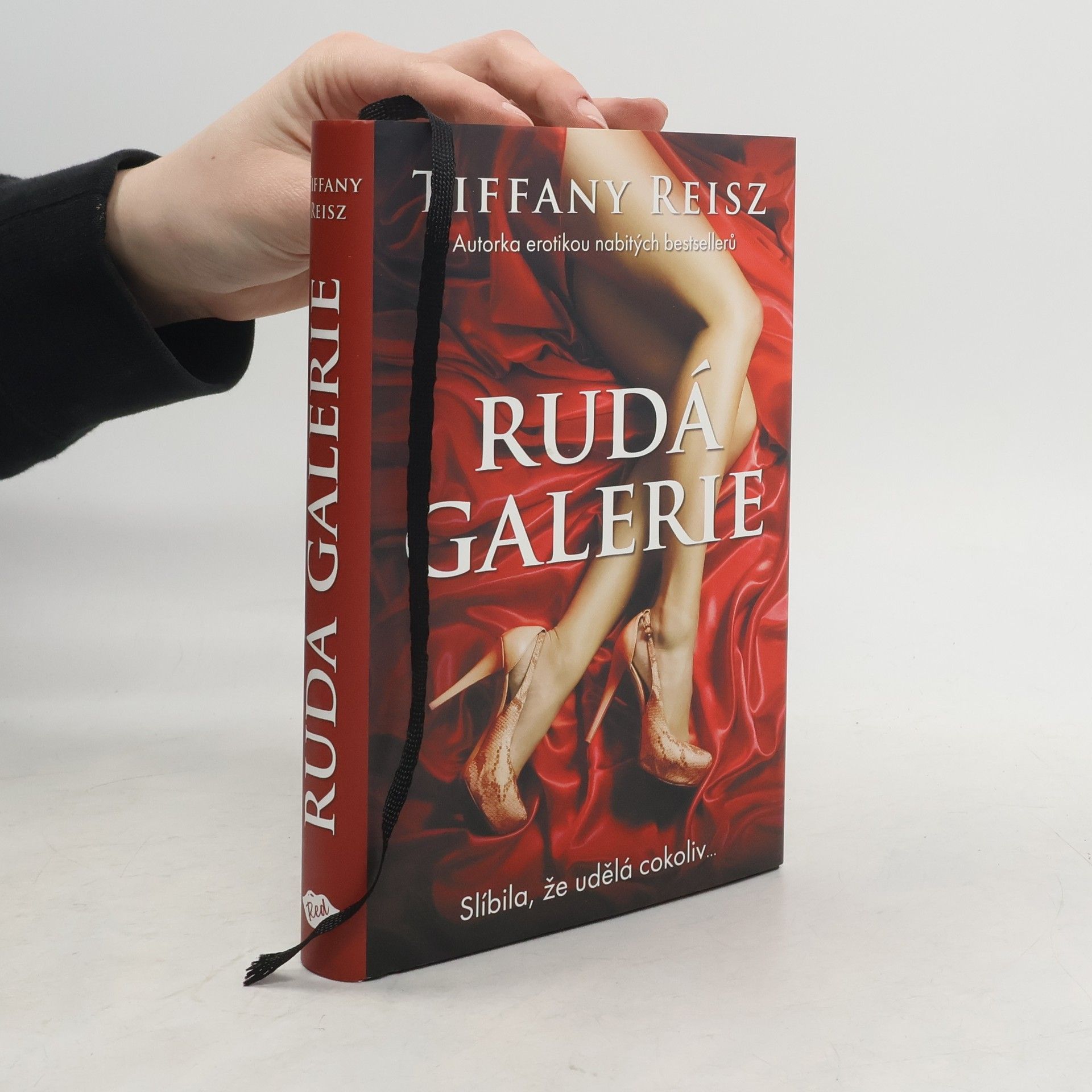 Tiffany Reisz Rudá galerie