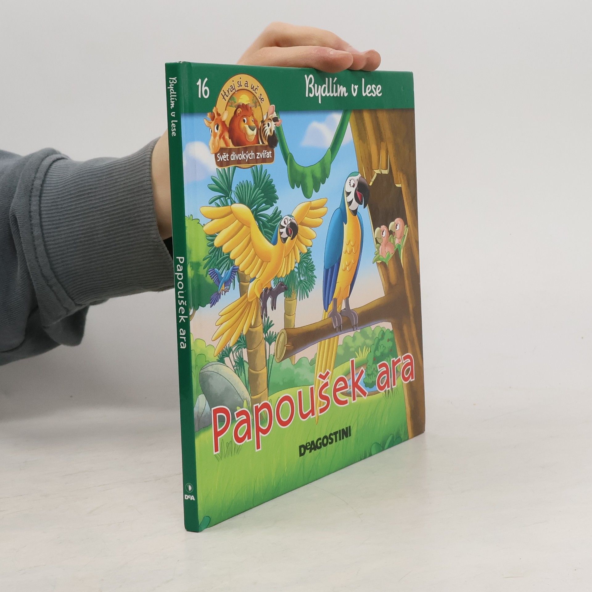 Kolektív autorov Bydlím v lese 16. Papoušek ara