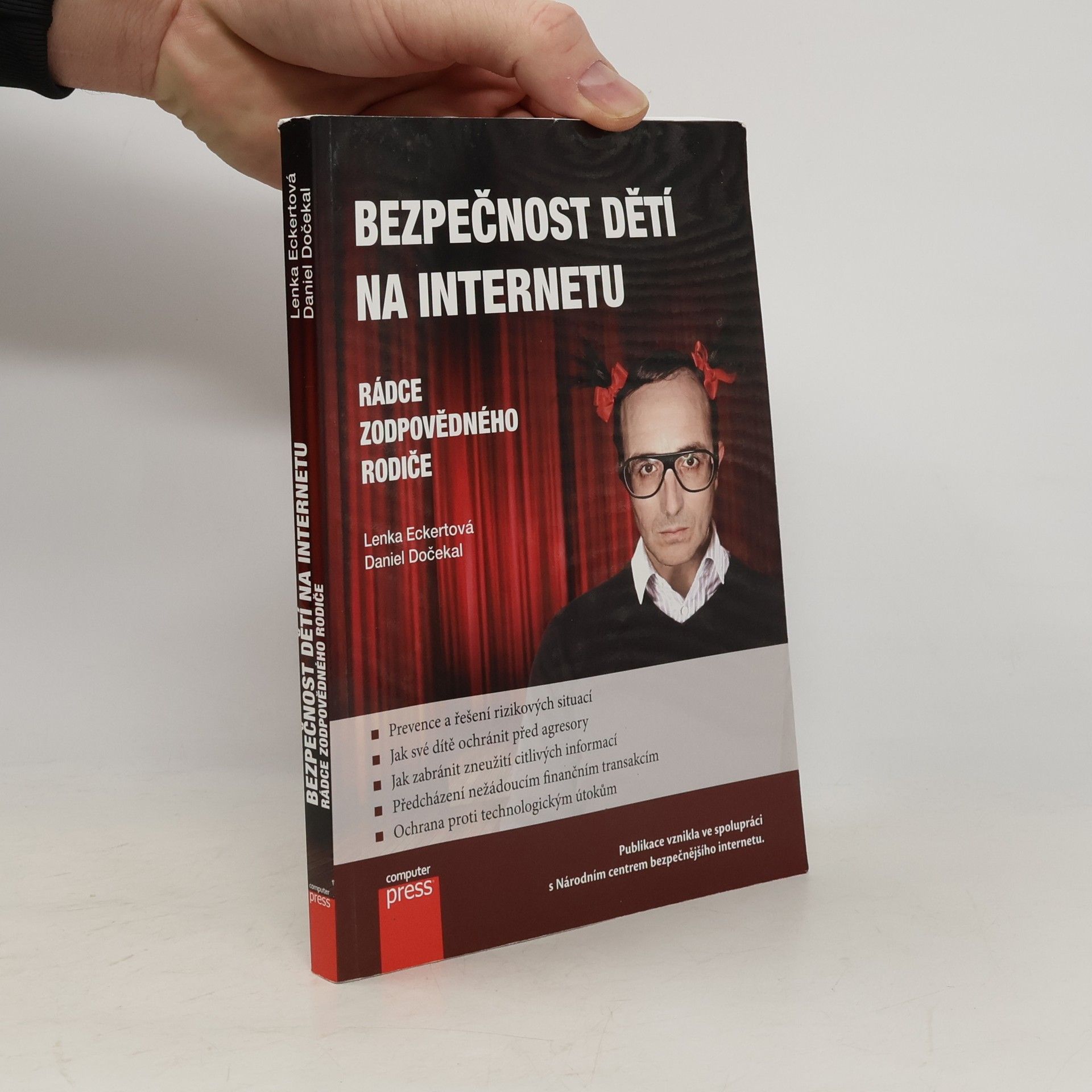 Lenka Eckertová Bezpečnost dětí na Internetu