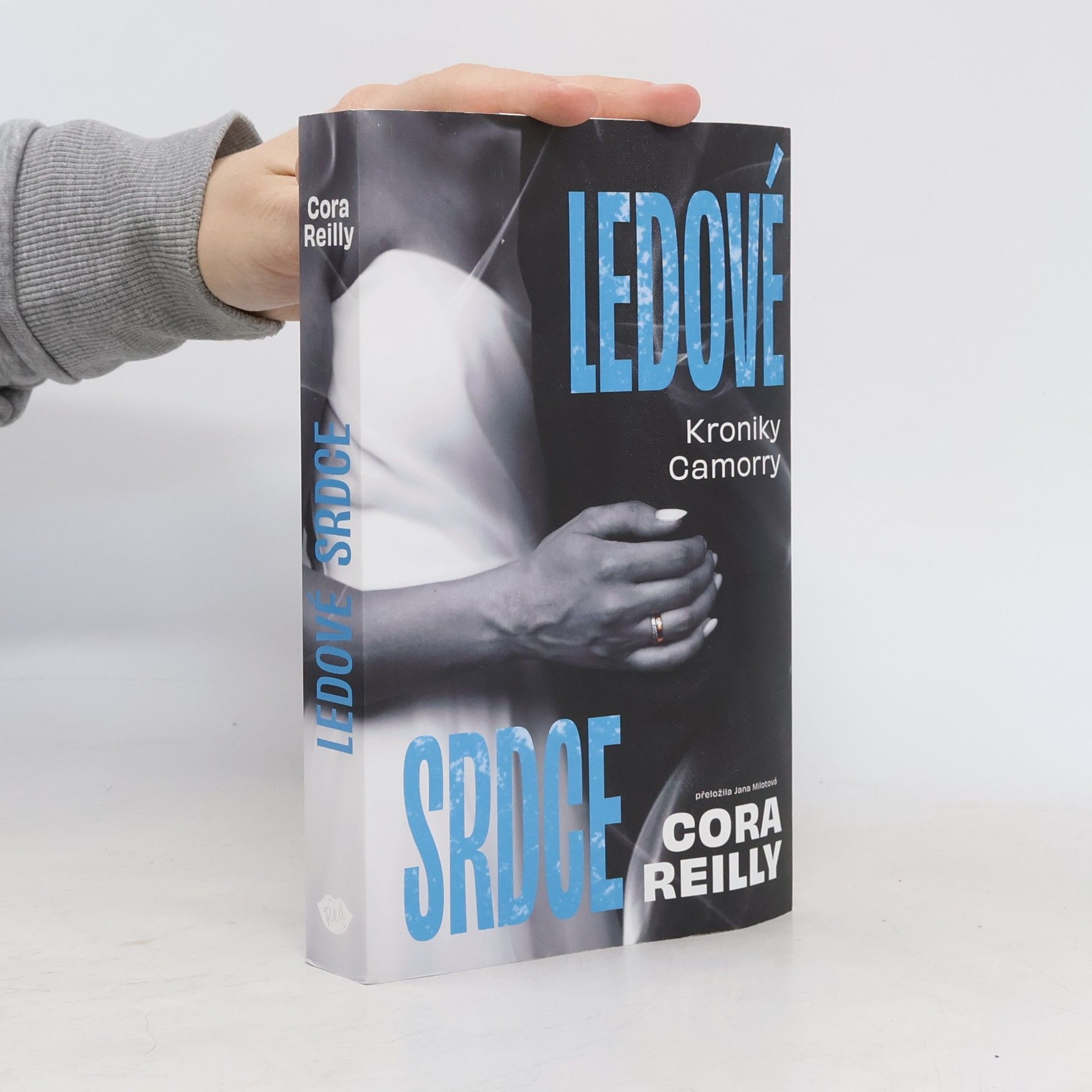 Cora Reilly Kroniky Camorry. Ledové srdce