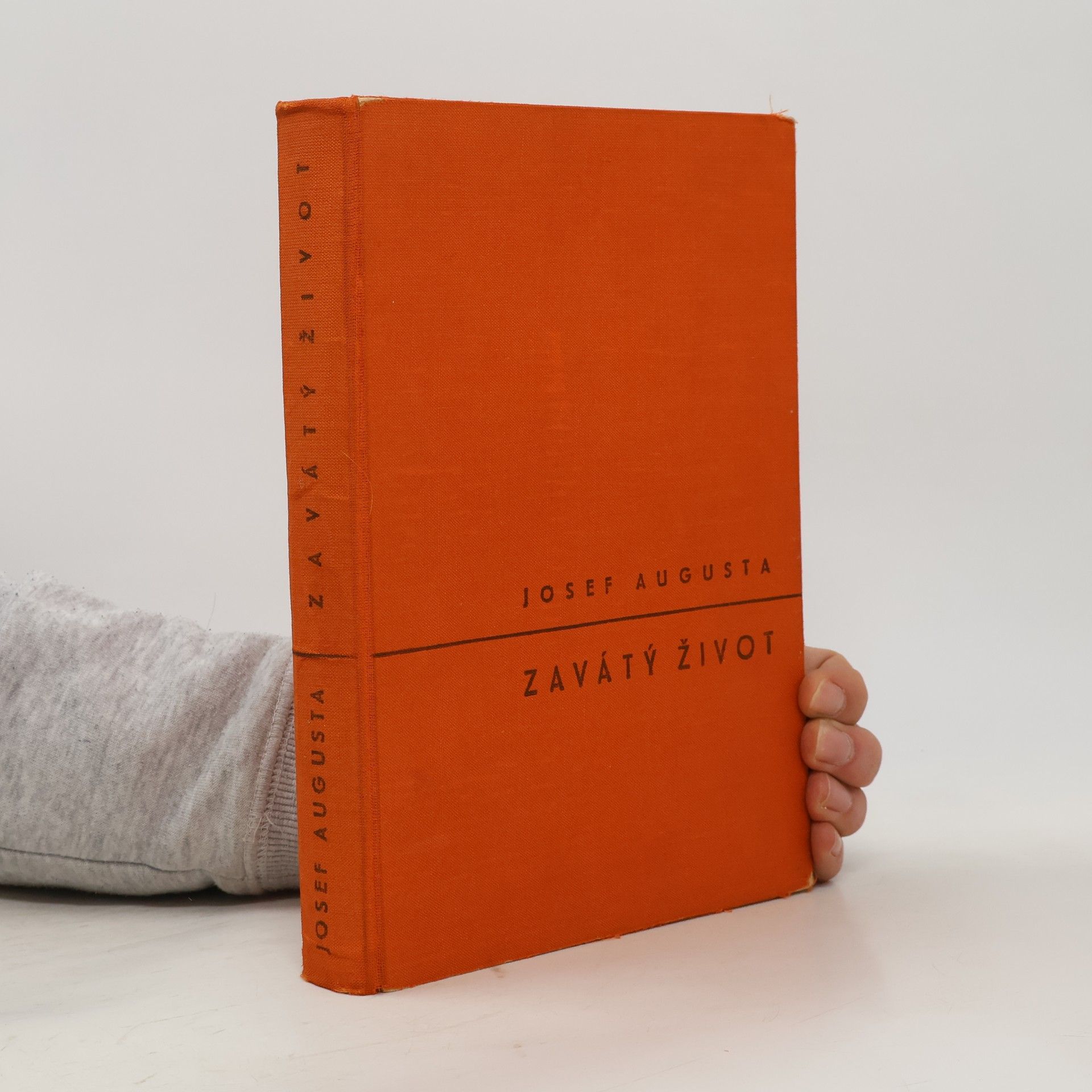 Josef Augusta Zavátý život