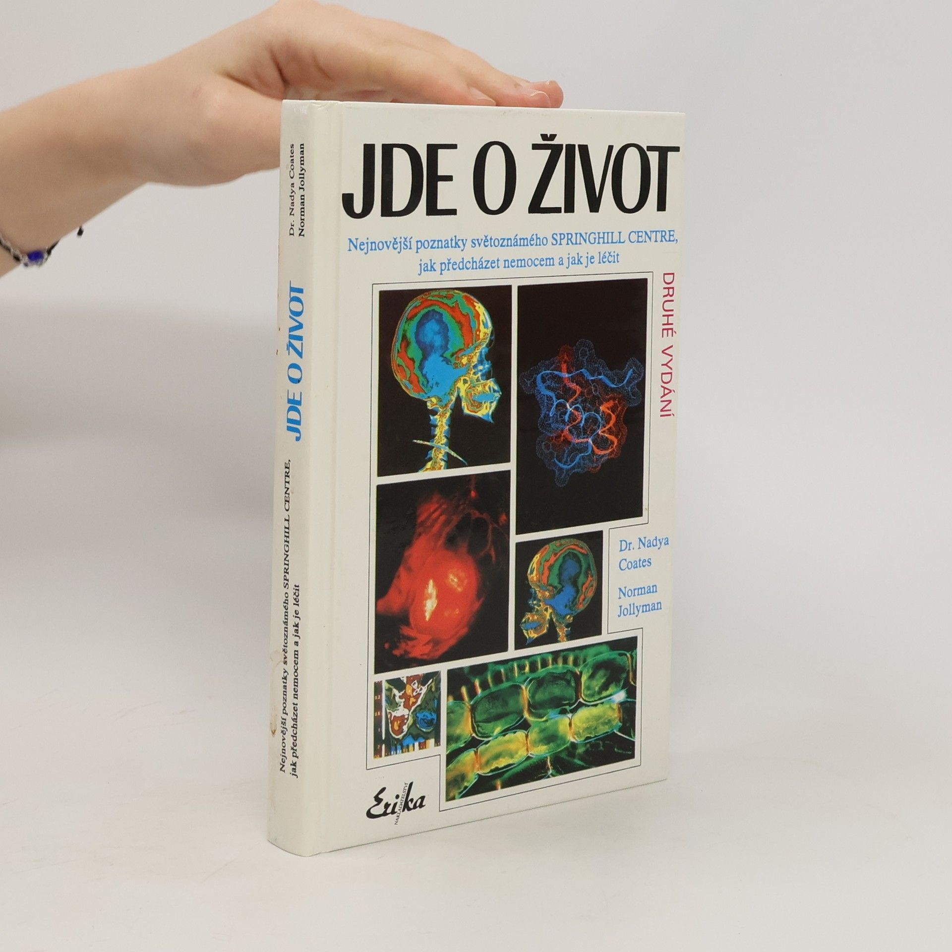 Nadya Coates Jde o život