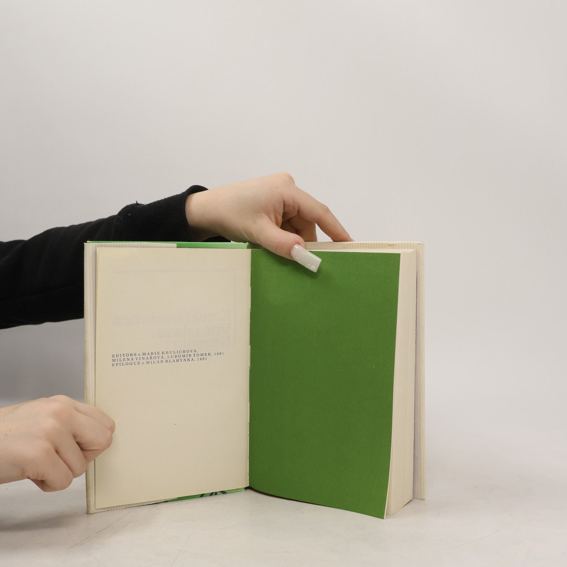 Various authors Depeše z konce tisíciletí. Korespondence Vítězslava Nezvala