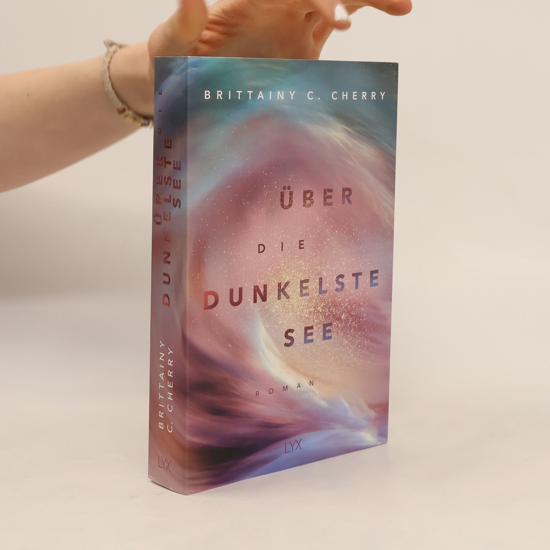 Brittainy C. Cherry Über die dunkelste See