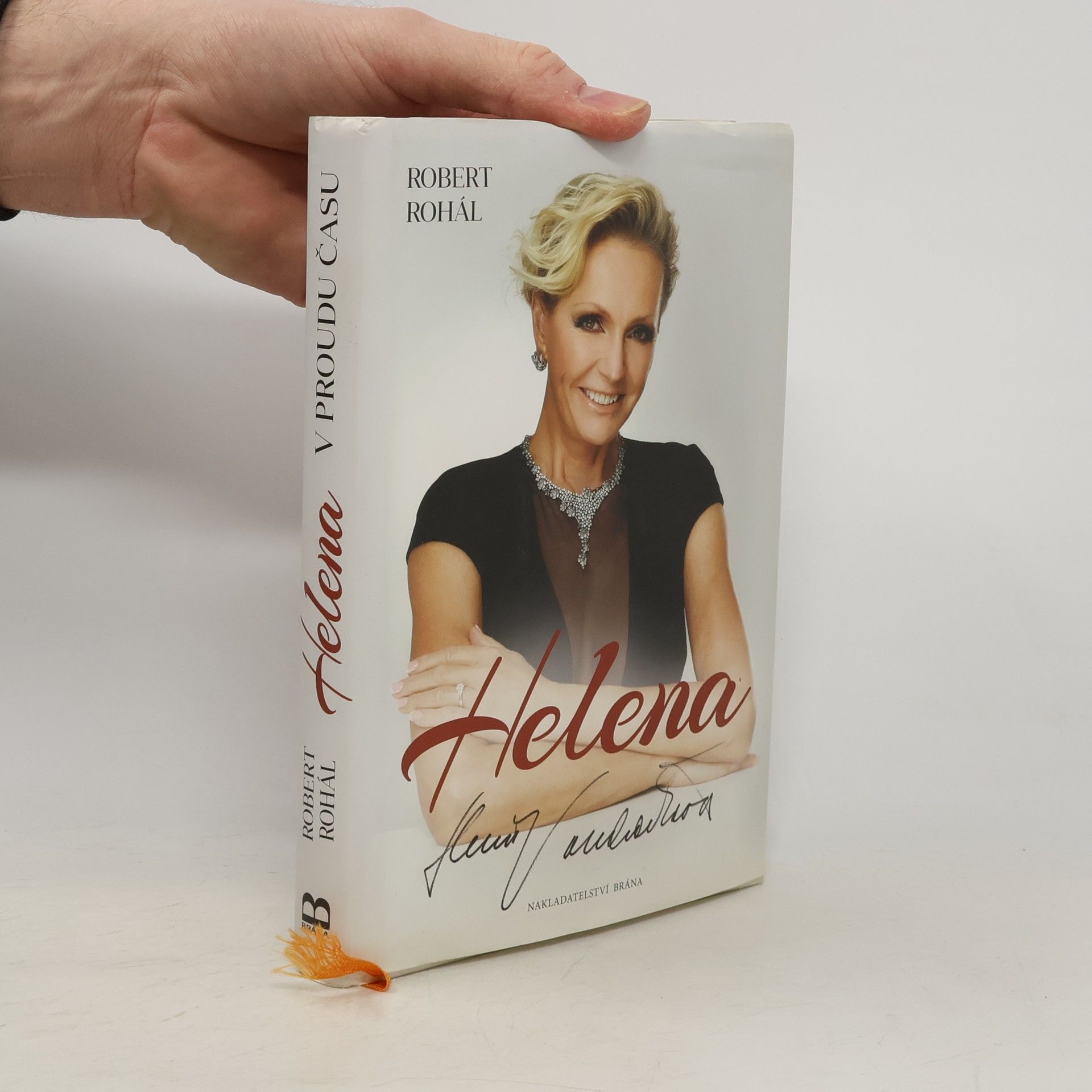 Helena v proudu času