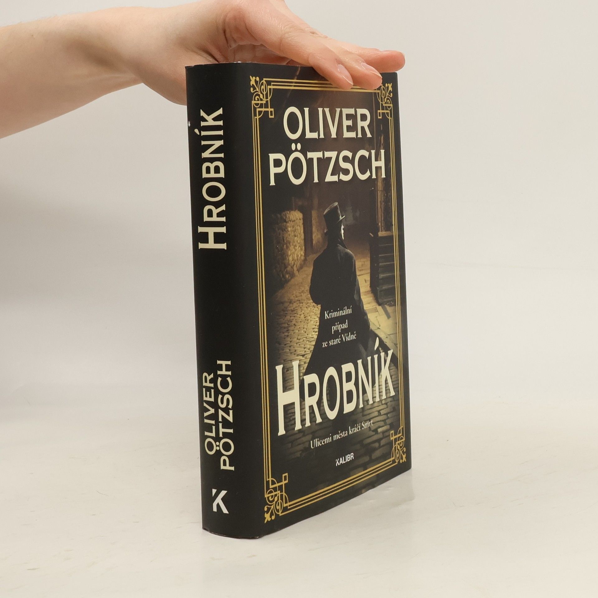 Oliver Pötzsch Hrobník