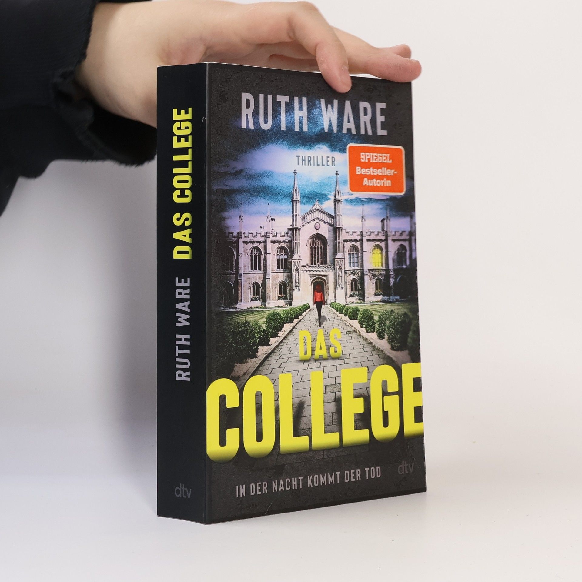 Ruth Ware Das College