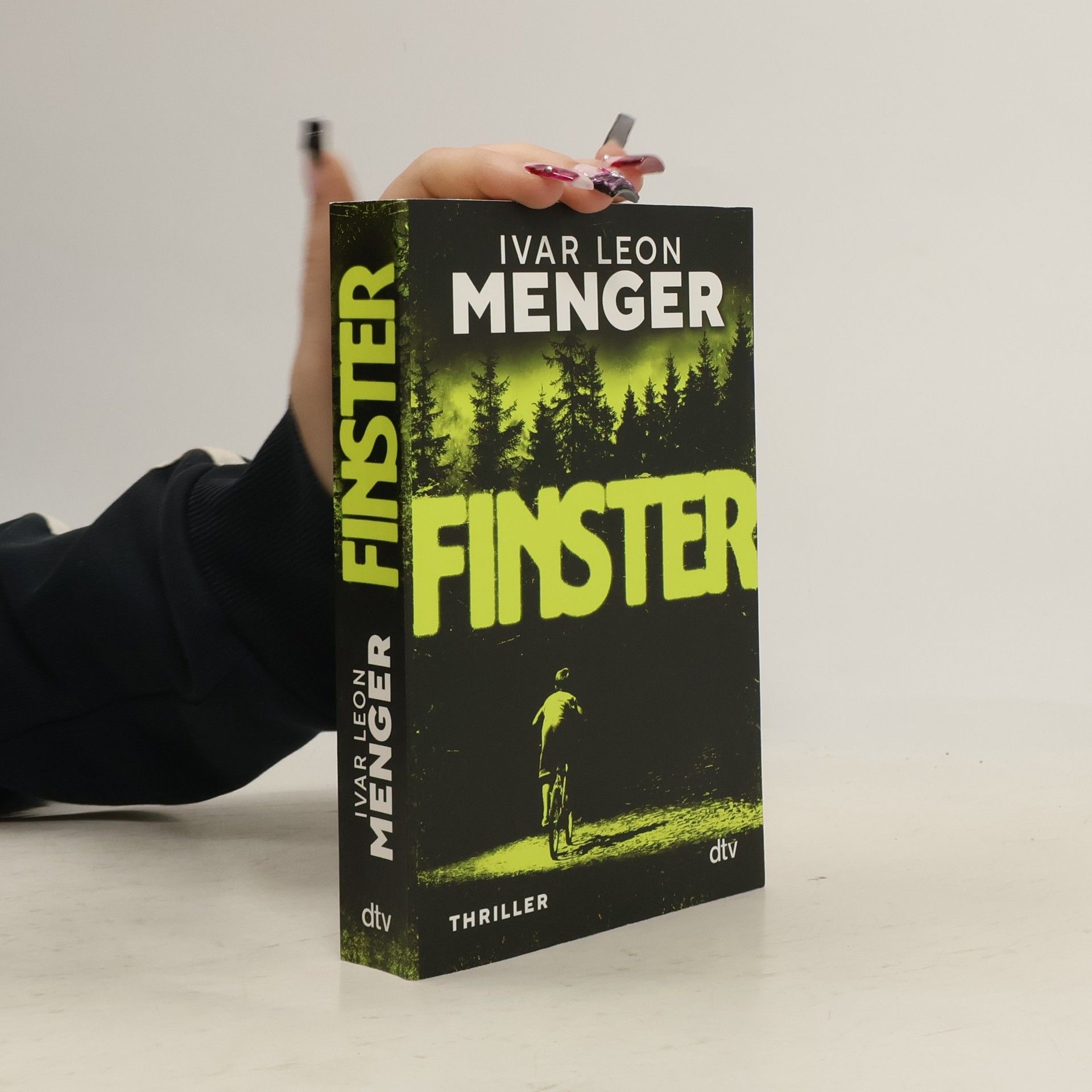 Ivar Leon Menger Finster