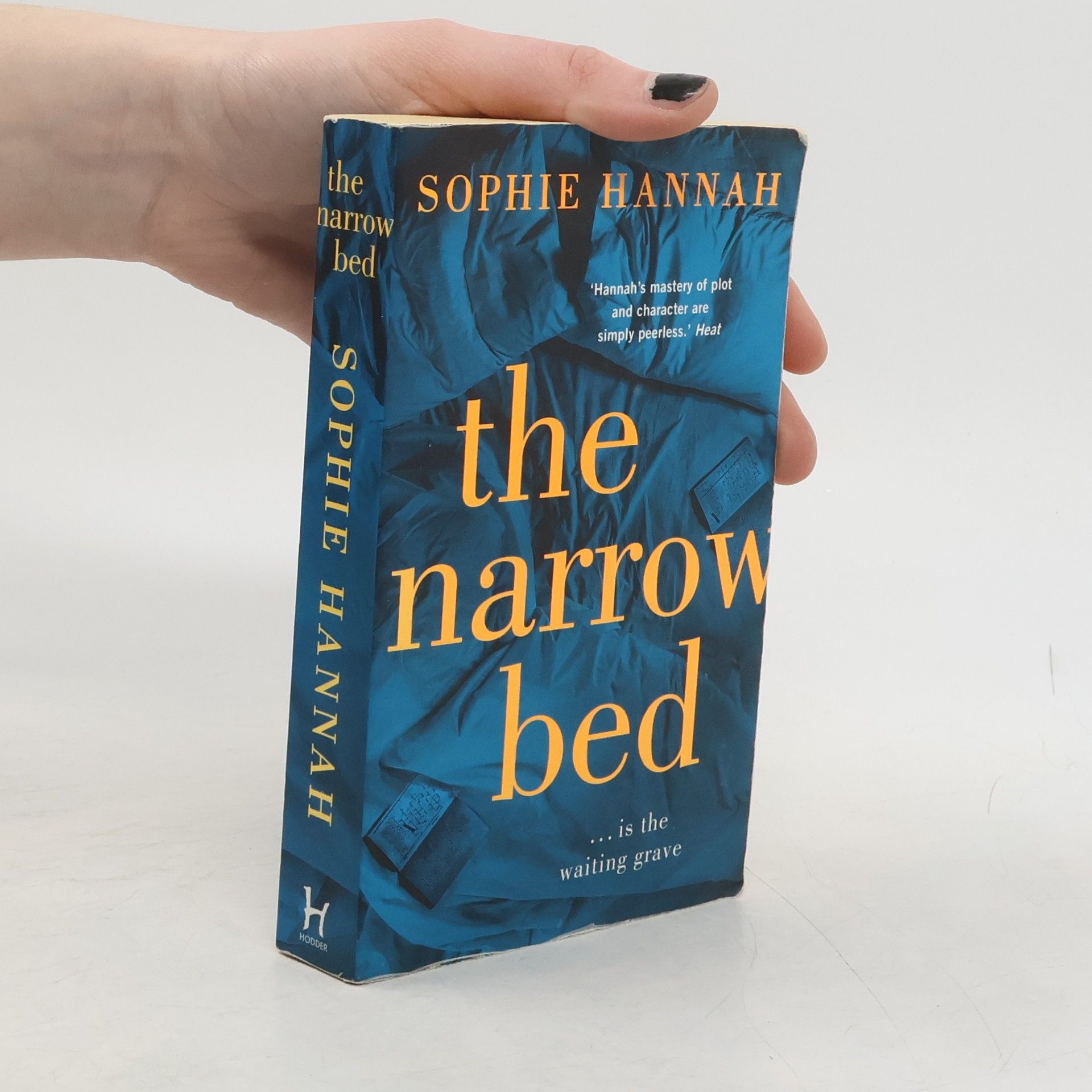 Sophie Hannah The Narrow Bed