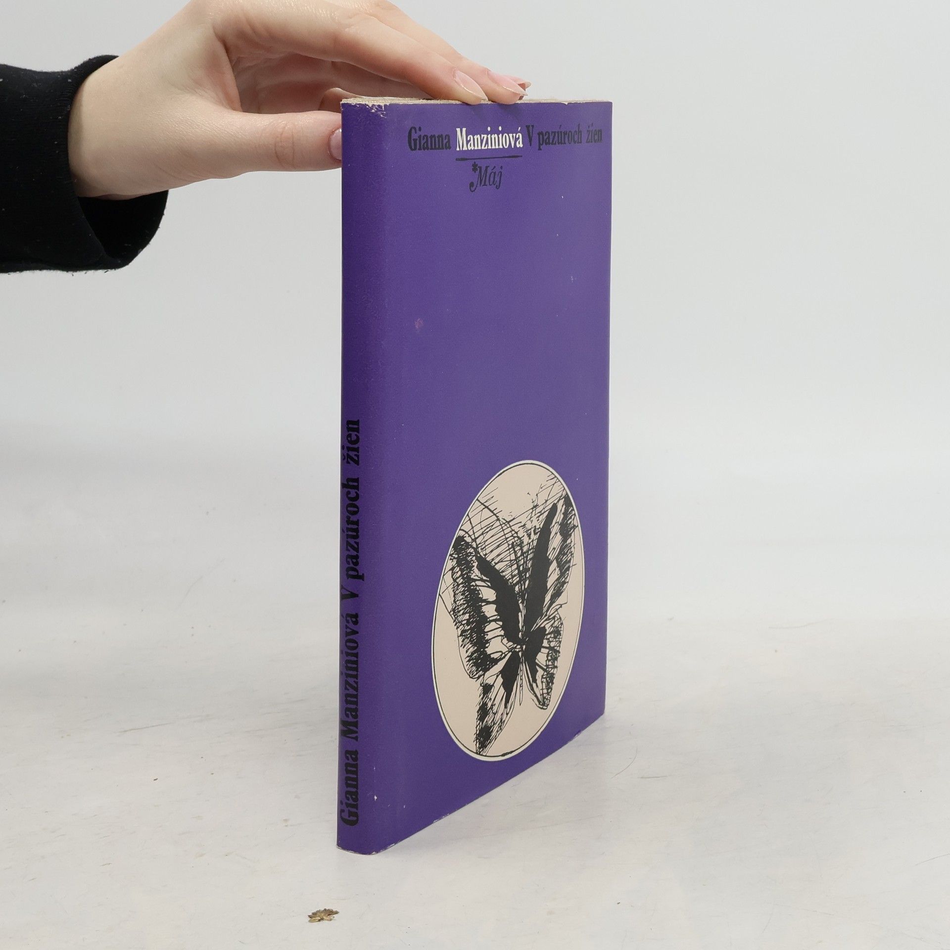 Giana Manziniová V pazúroch žien