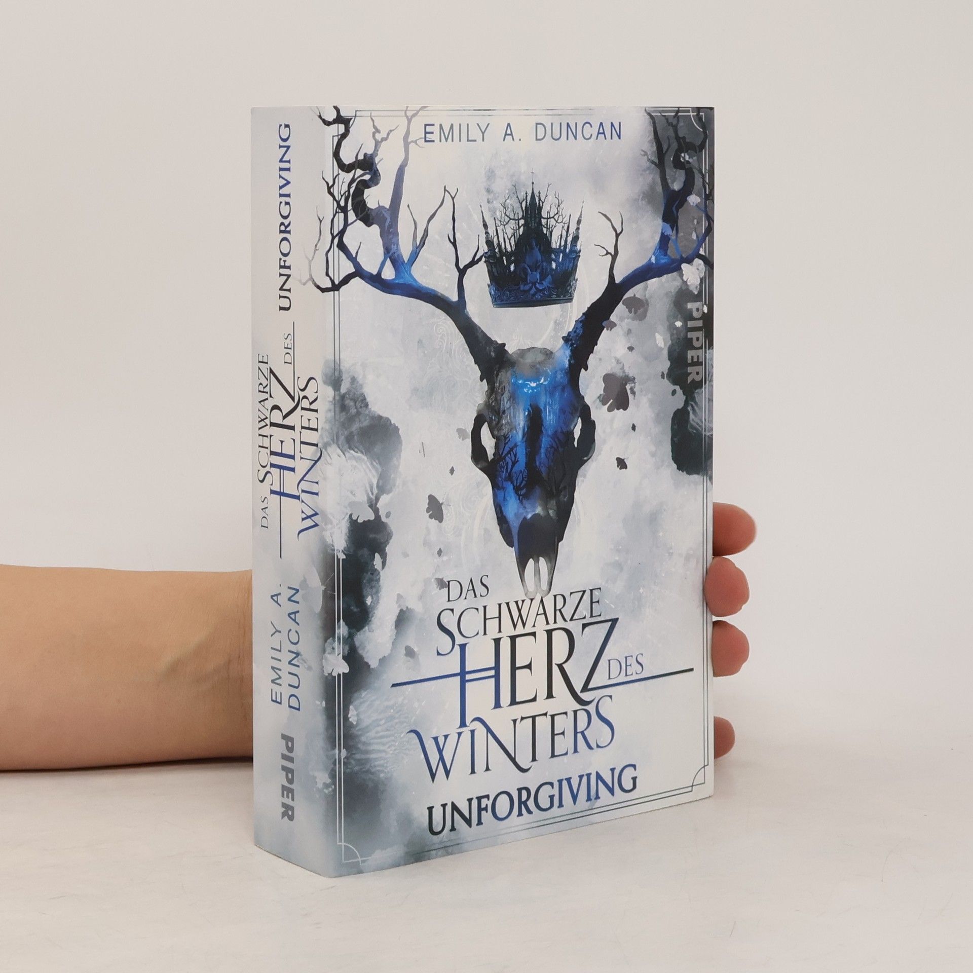 Emily A. Duncan Das schwarze Herz des Winters - Unforgiving