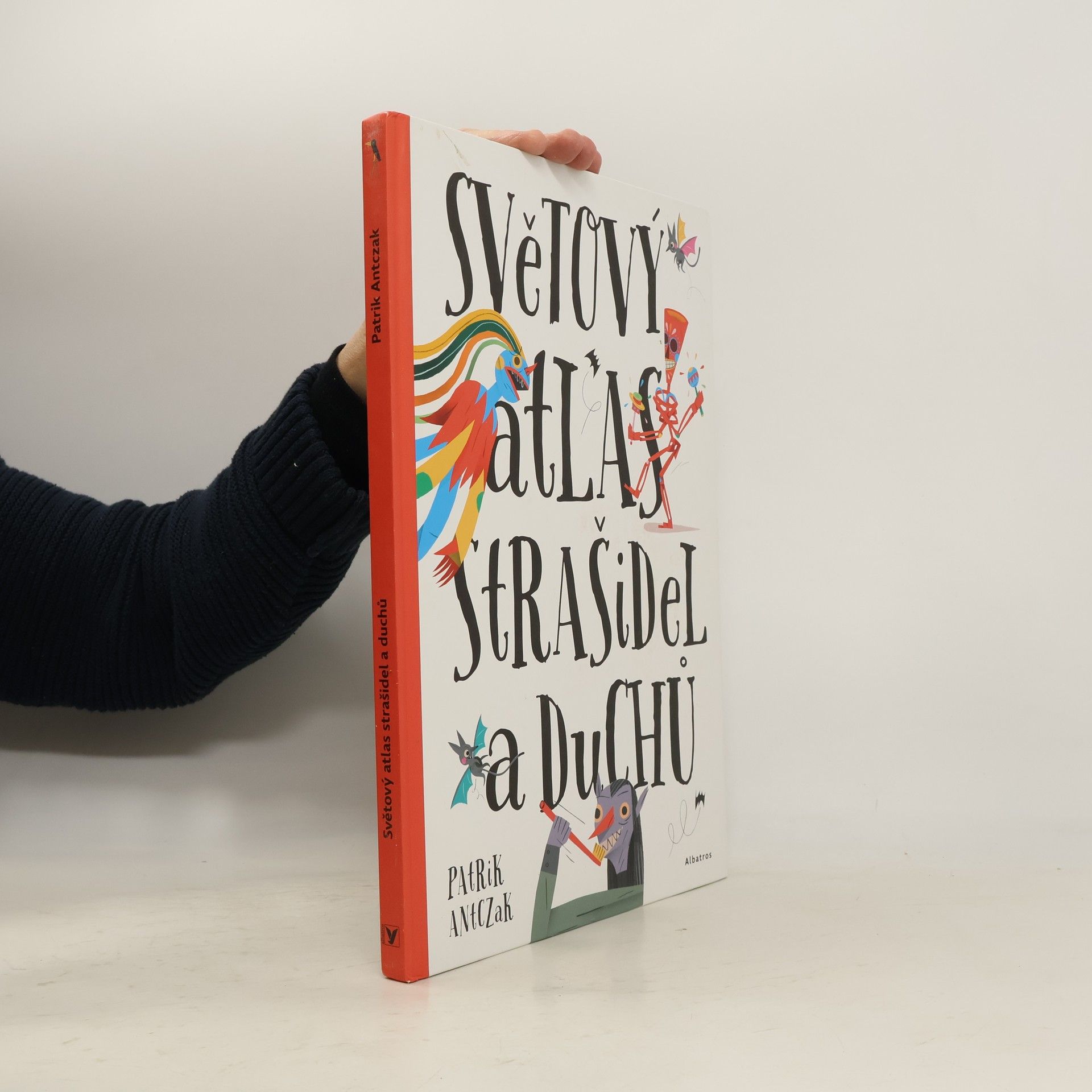 Petra Bartíková Světový atlas strašidel a duchů