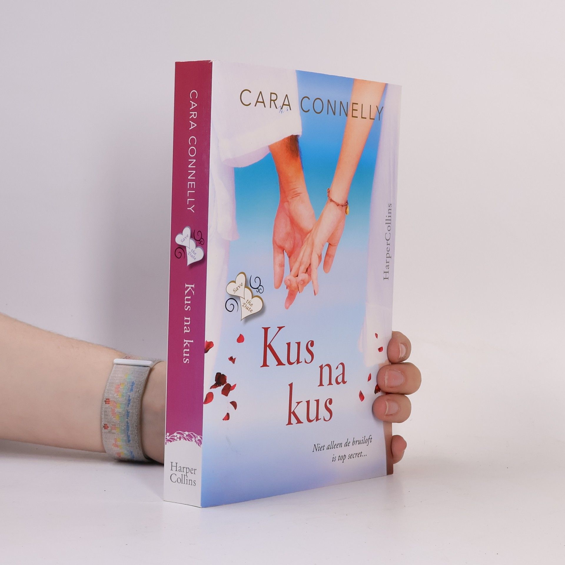 Cara Connelly Kus na kus