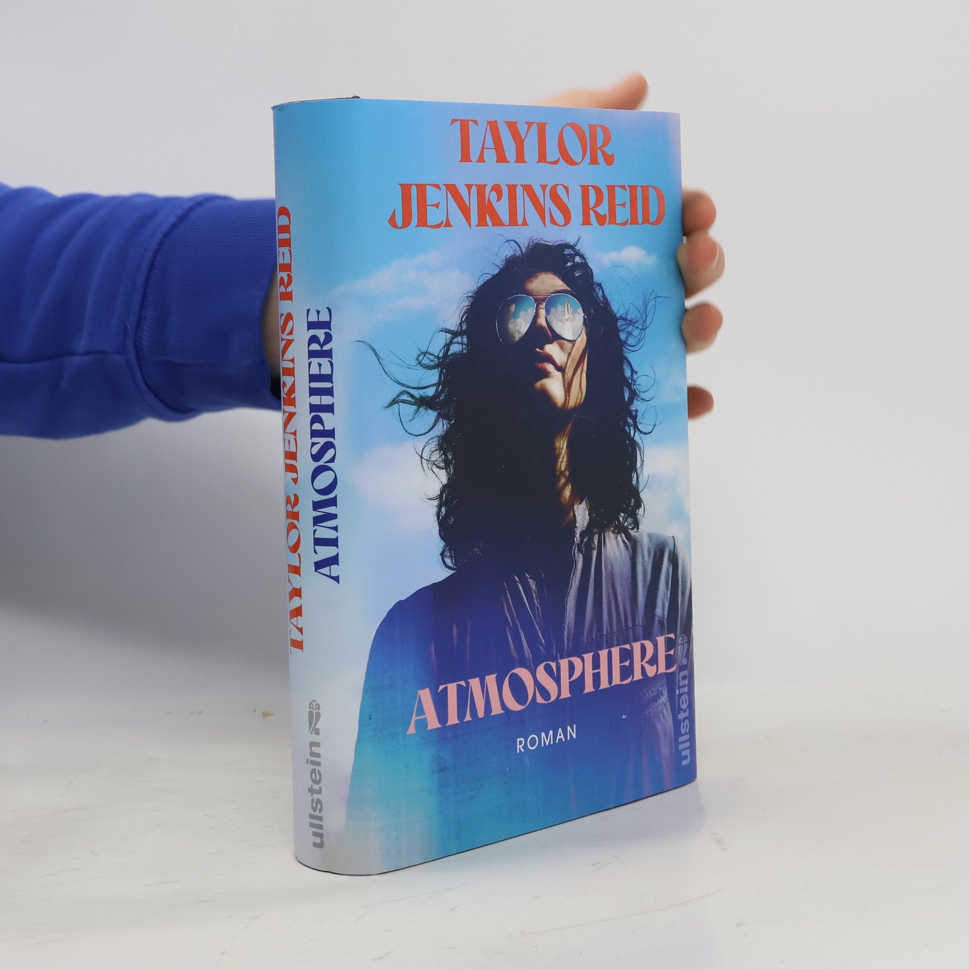 Taylor Jenkins Reid Atmosphere