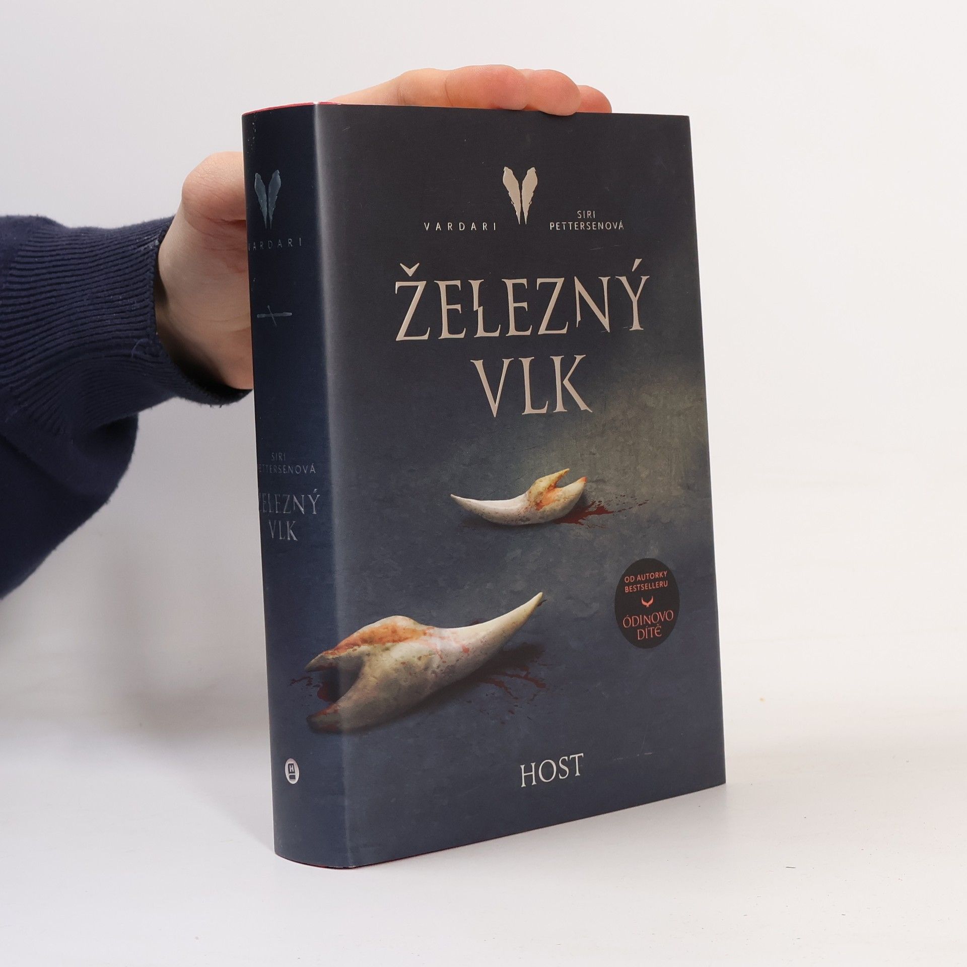 Siri Pettersen Vardari. Železný vlk