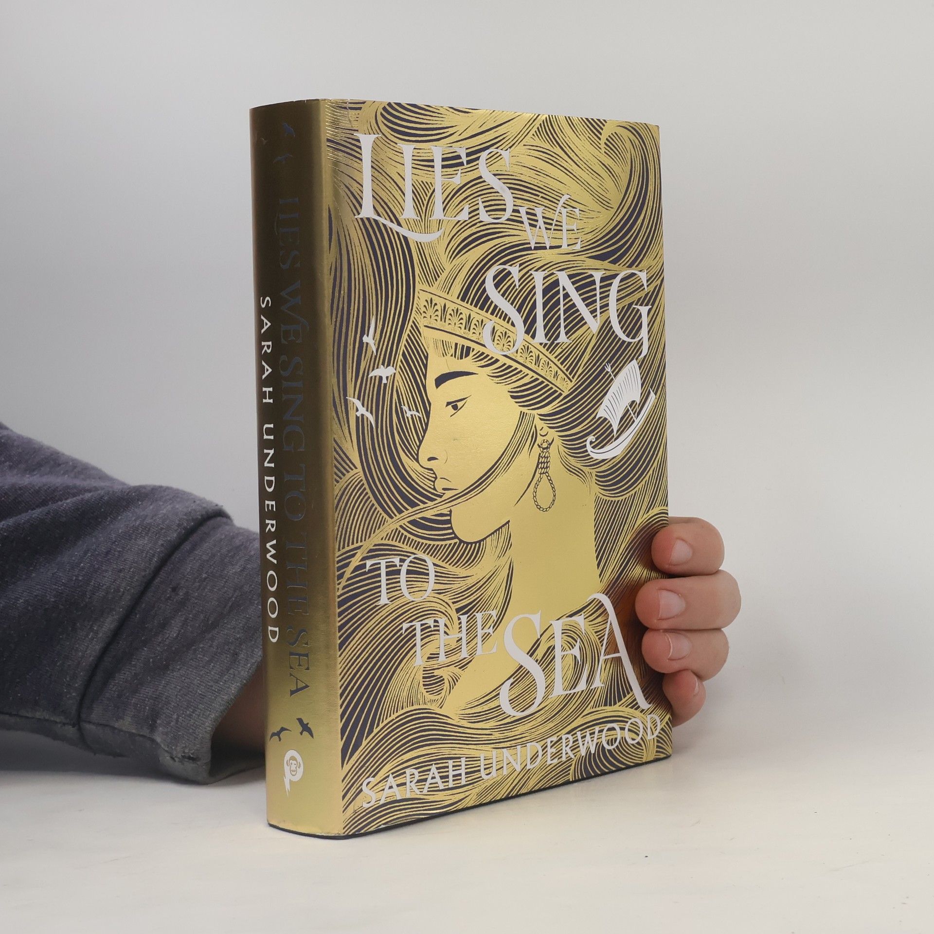 Sarah Underwood Lies We Sing to the Sea (Illumicrate Edition)