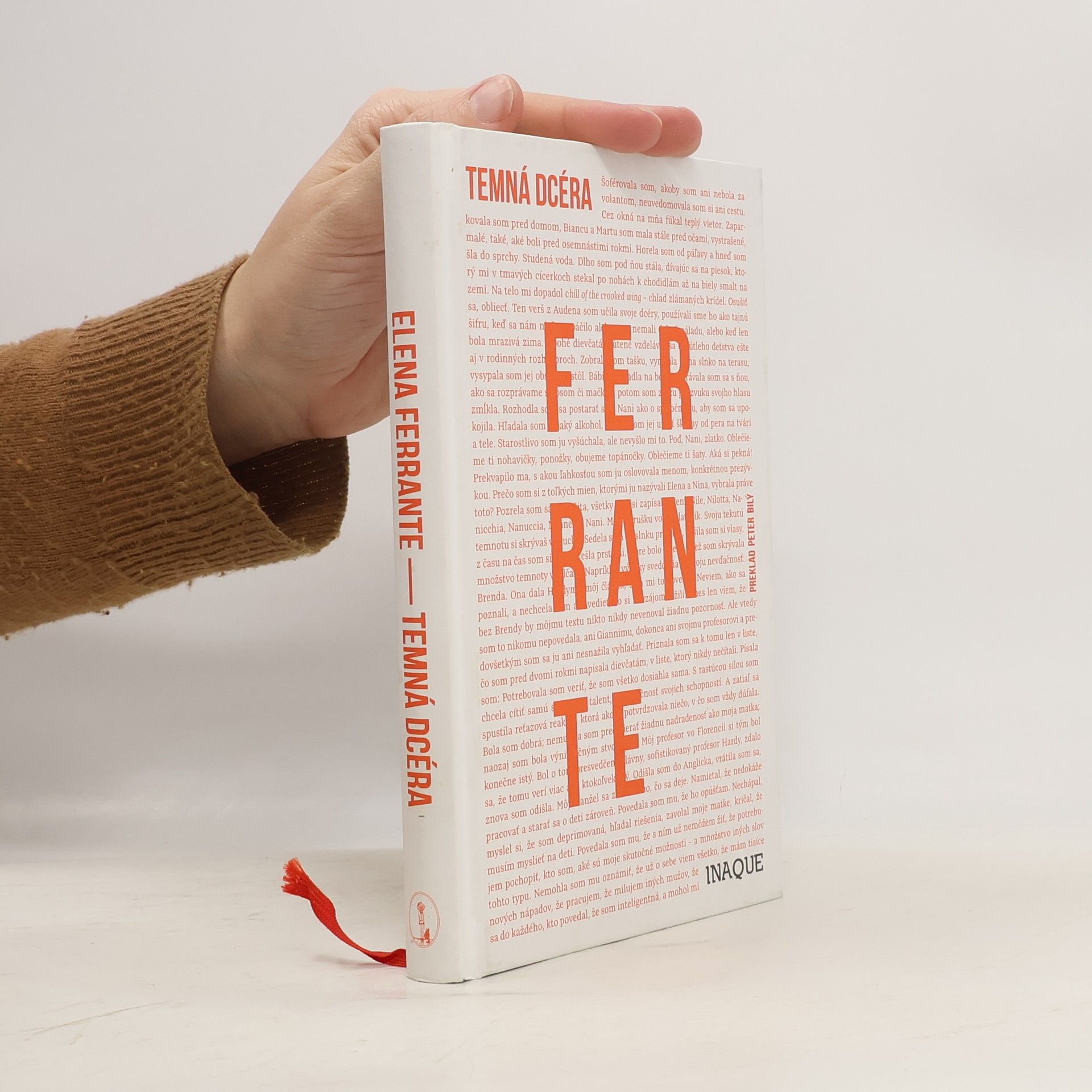 Elena Ferrante Temná dcéra