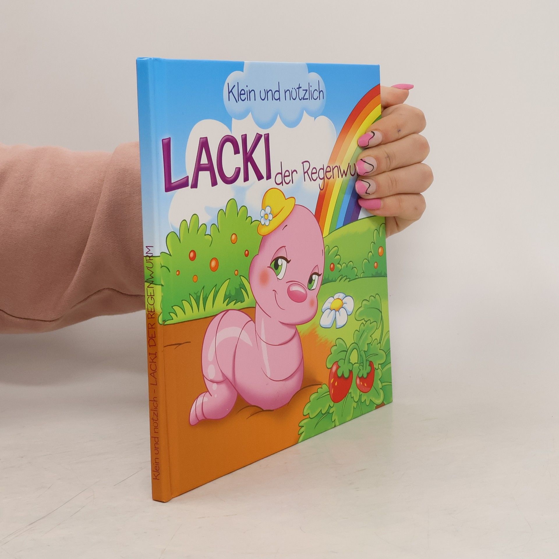 Klein und nützlich. Lacki der Regenwurm