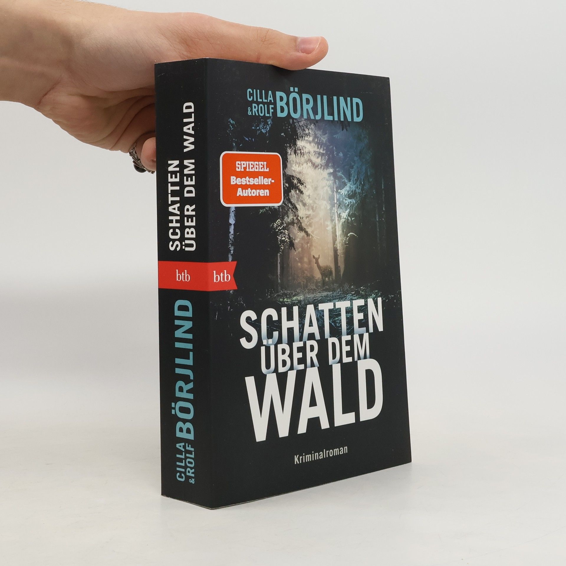 Schatten über dem Wald