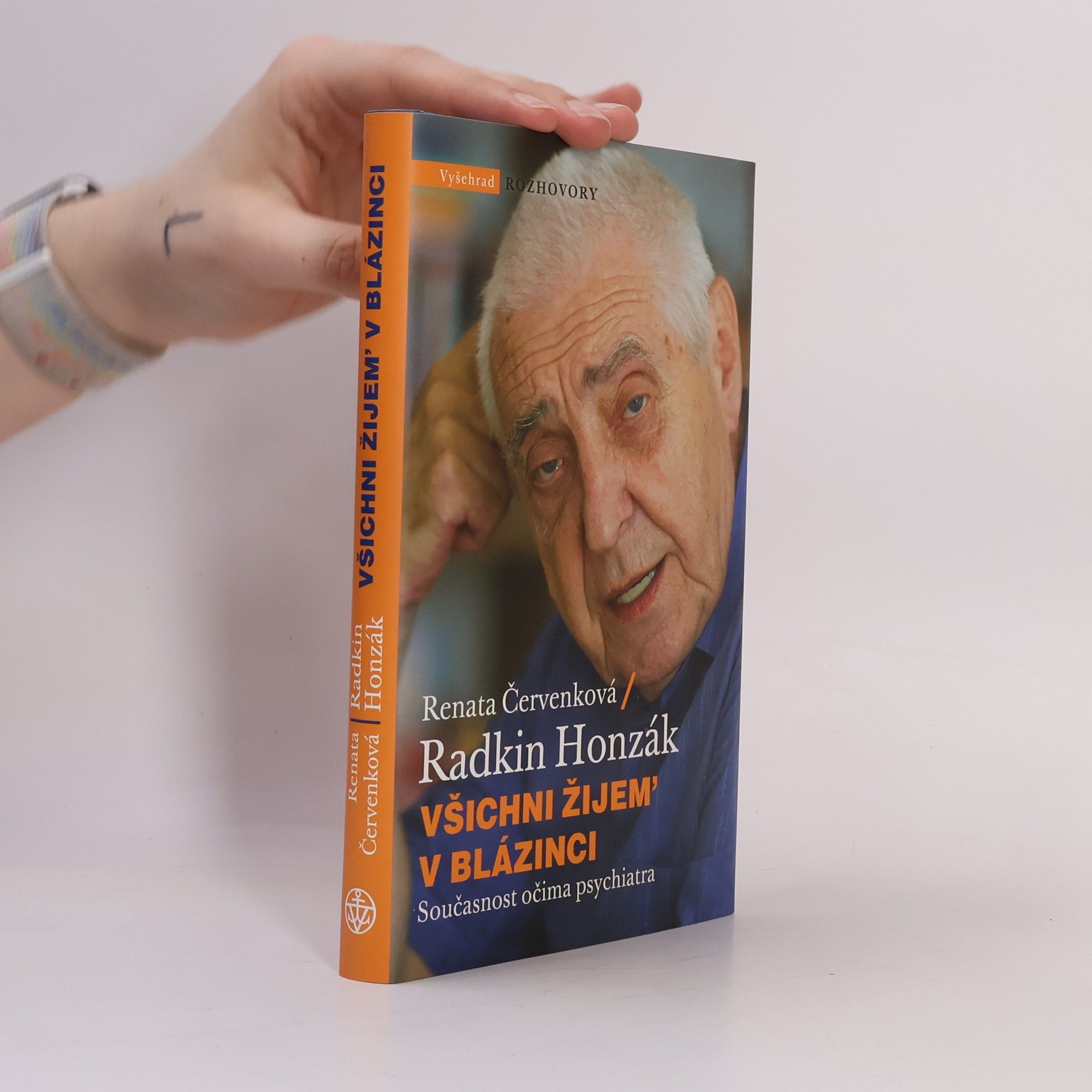 Renata Červenková Všichni žijem' v blázinci