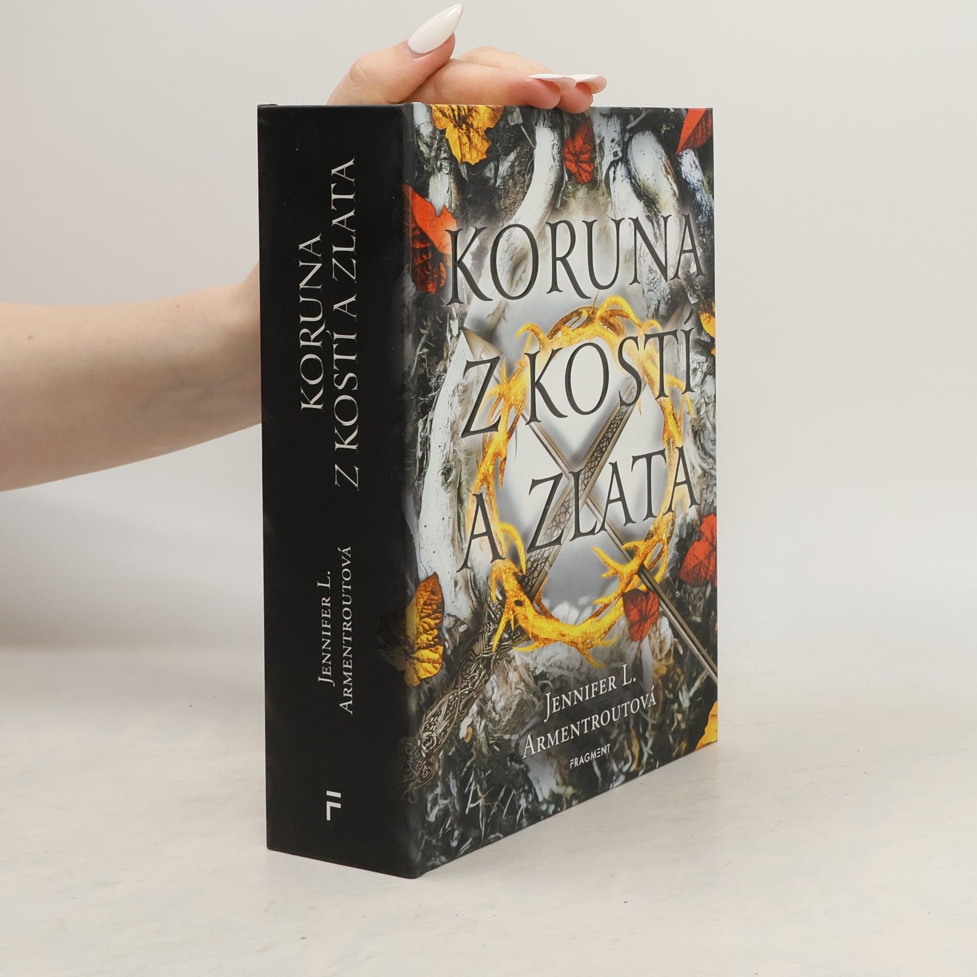 Jennifer Armentrout Koruna z kostí a zlata