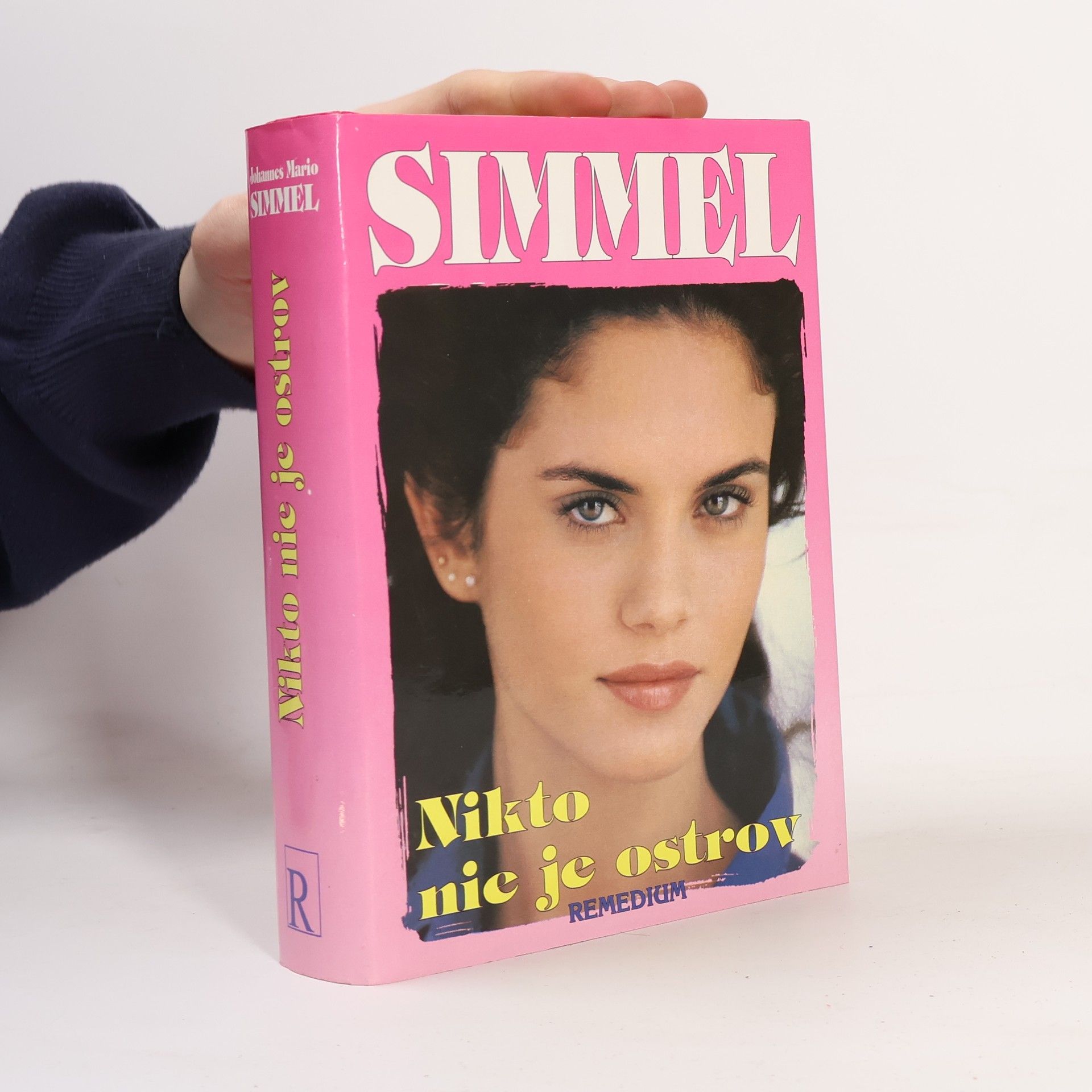 Johannes Mario Simmel Nikto nie je ostrov