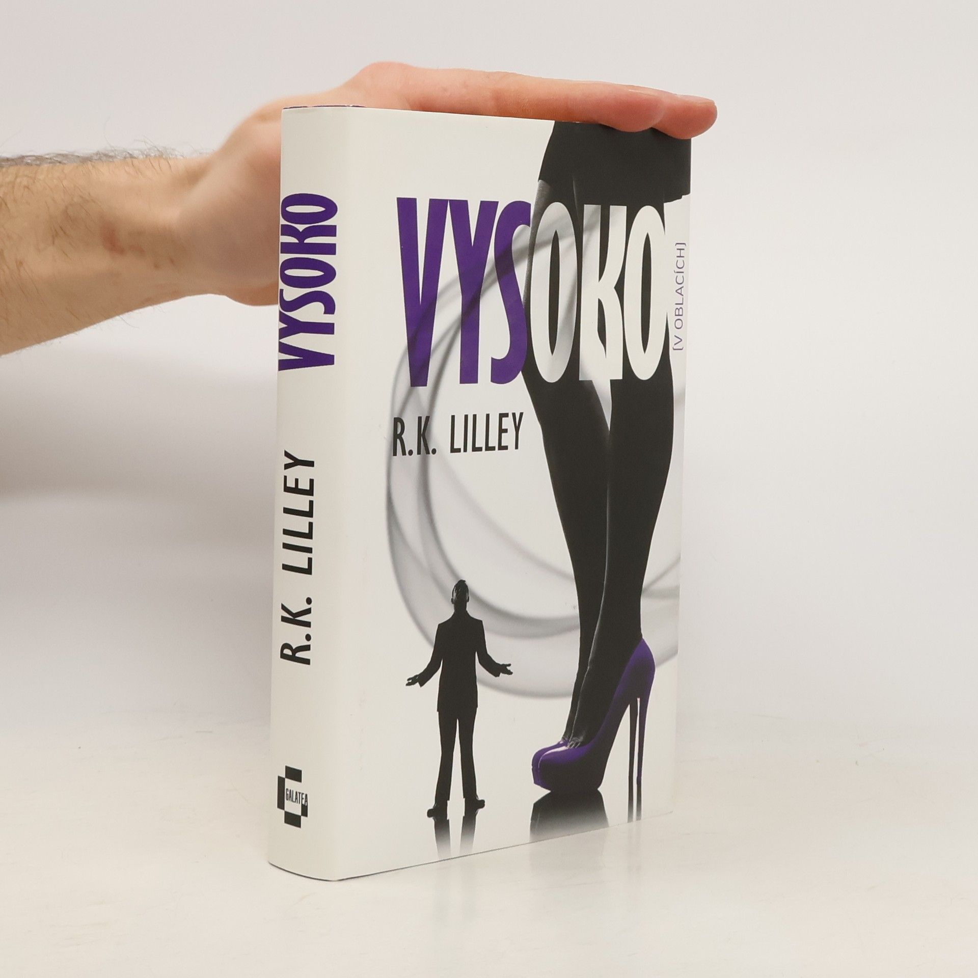 R. K. Lilley Vysoko (v oblacích)