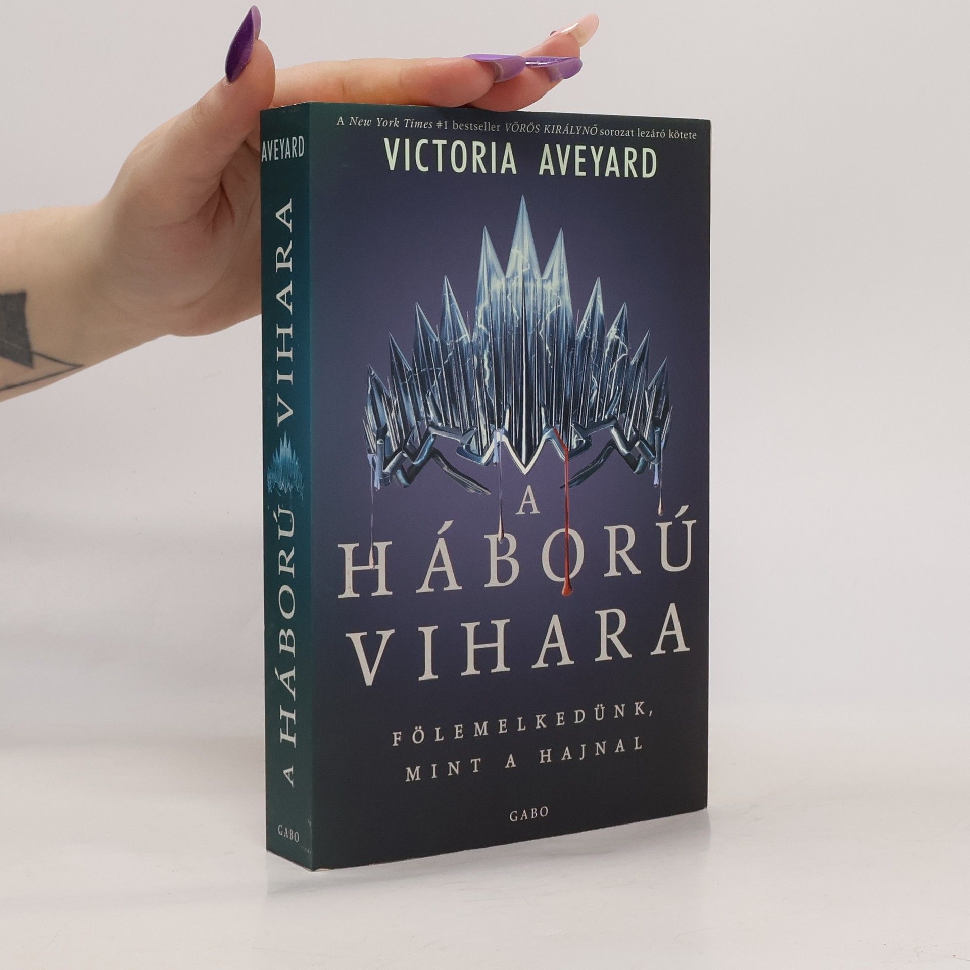 Victoria Aveyard A háború vihara
