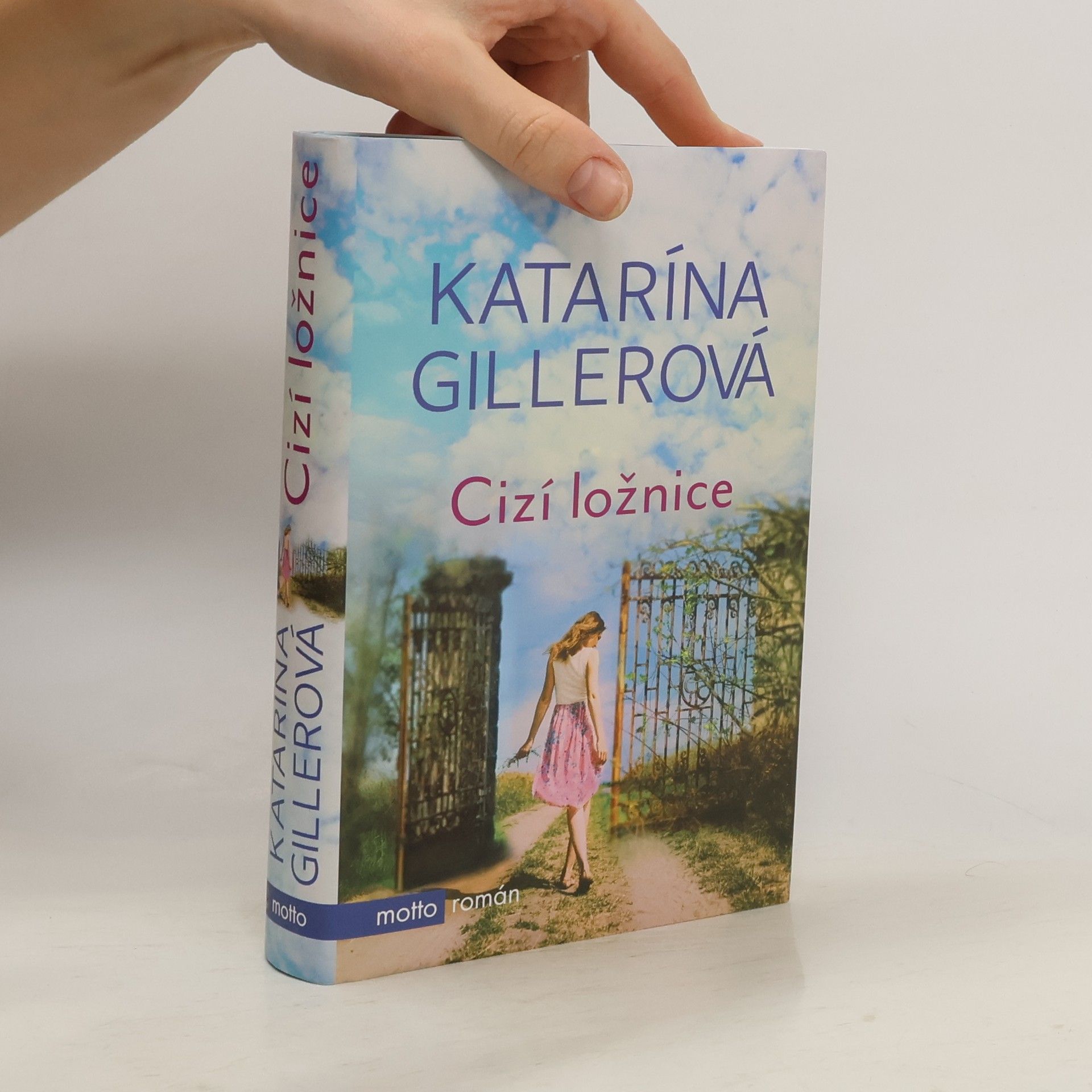 Katarína Gillerová Cizí ložnice