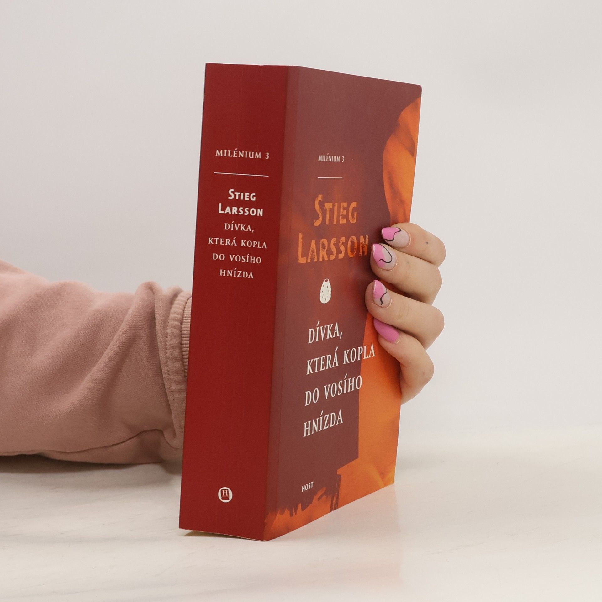 Stieg Larsson Dívka, která kopla do vosího hnízda