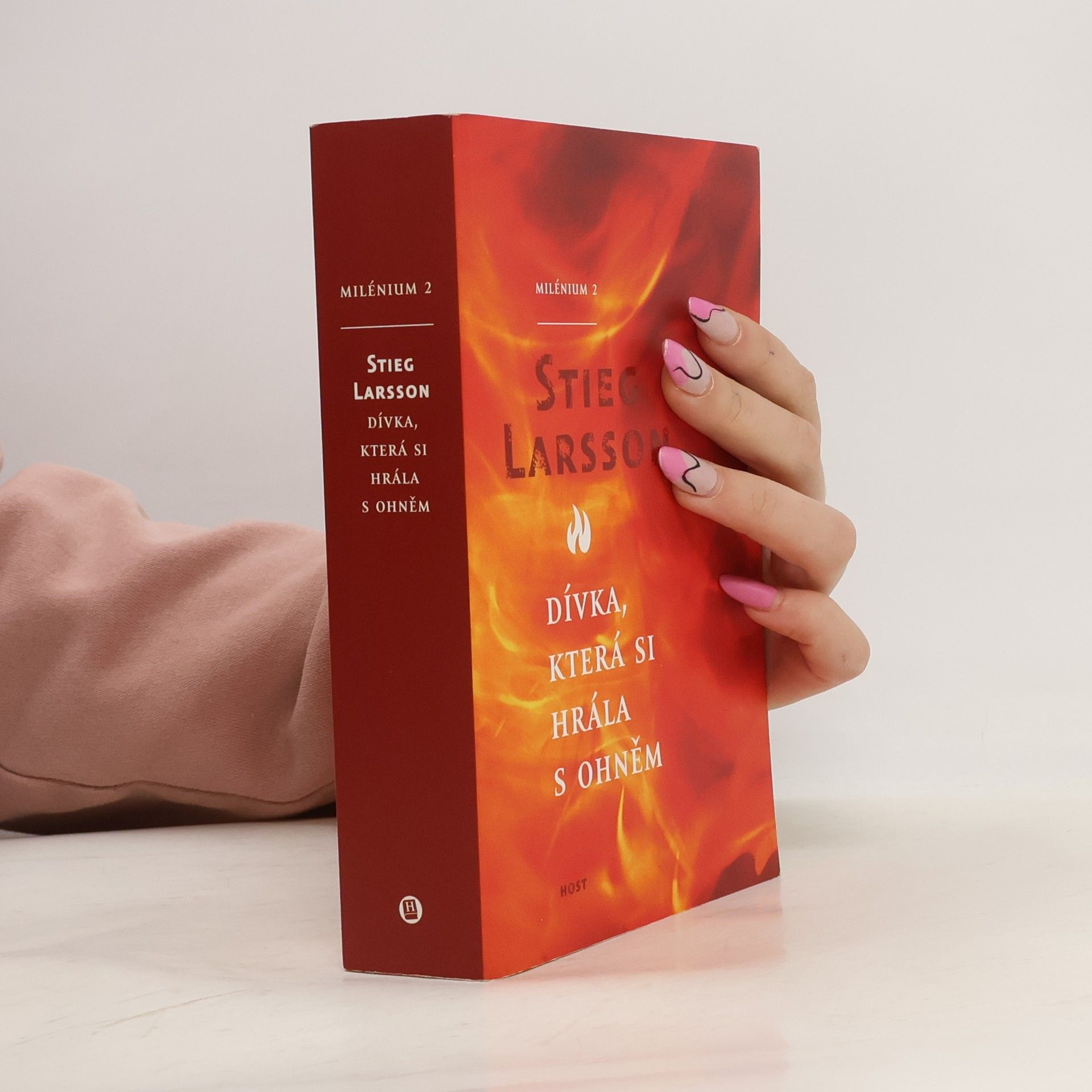 Stieg Larsson Dívka, která si hrála s ohněm